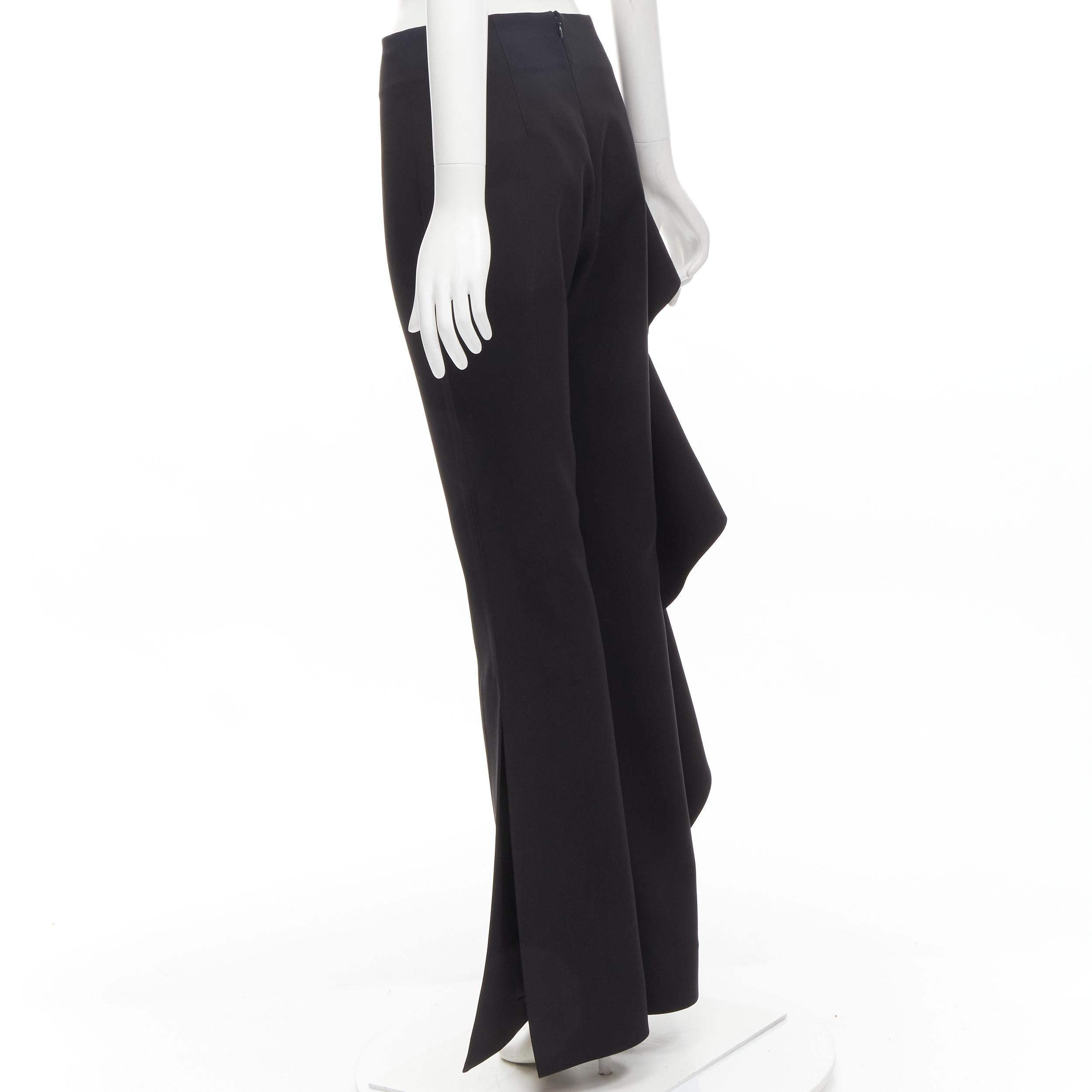 SOLACE Schwarze cascadefarbene drapierte, ausgestellte Hose mit Rüschen UK10 US6 M im Angebot 1