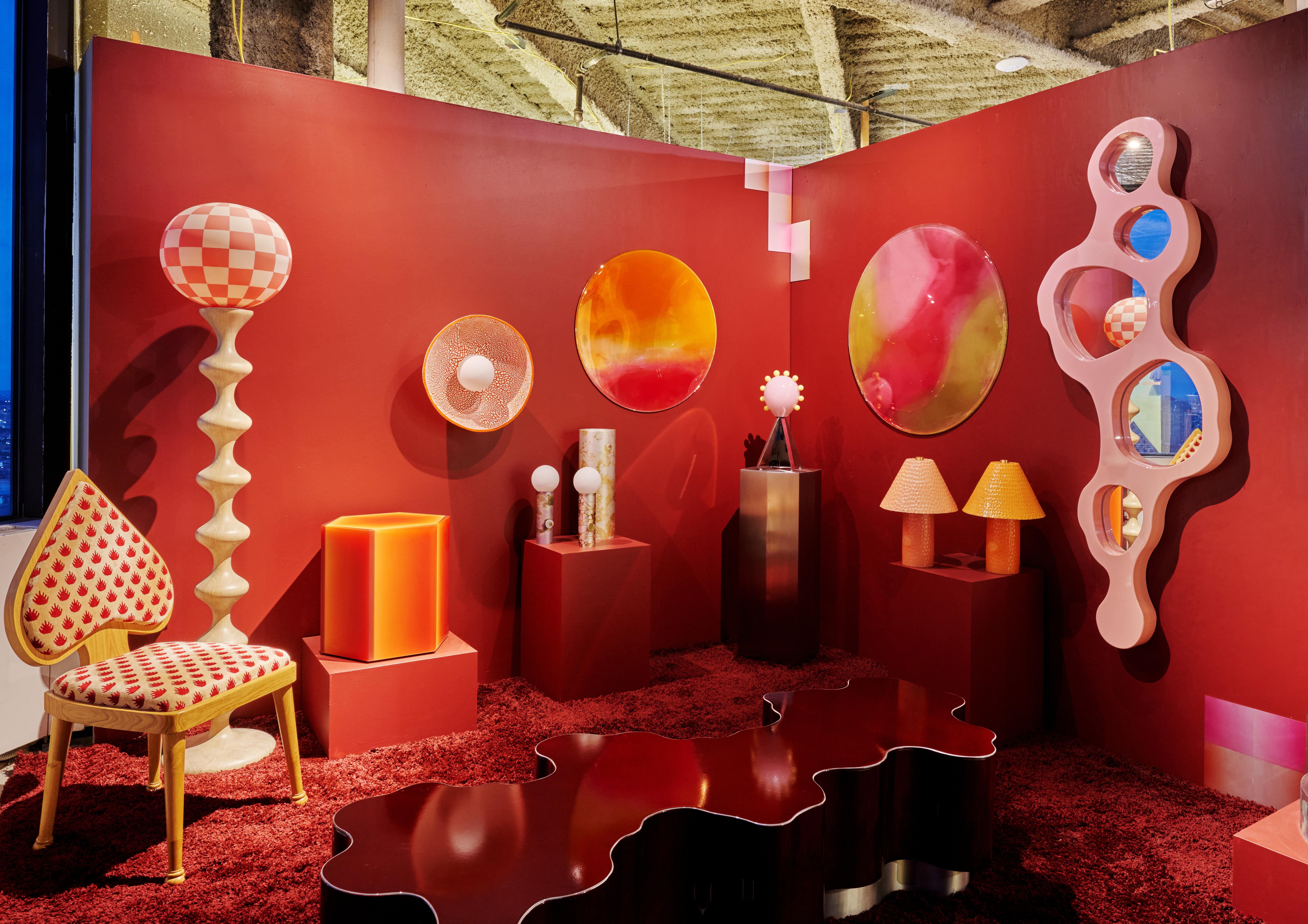 Solana von Courtney Kinnare, Orange verspiegeltes Glas Zeitgenössische Wandskulptur (amerikanisch) im Angebot