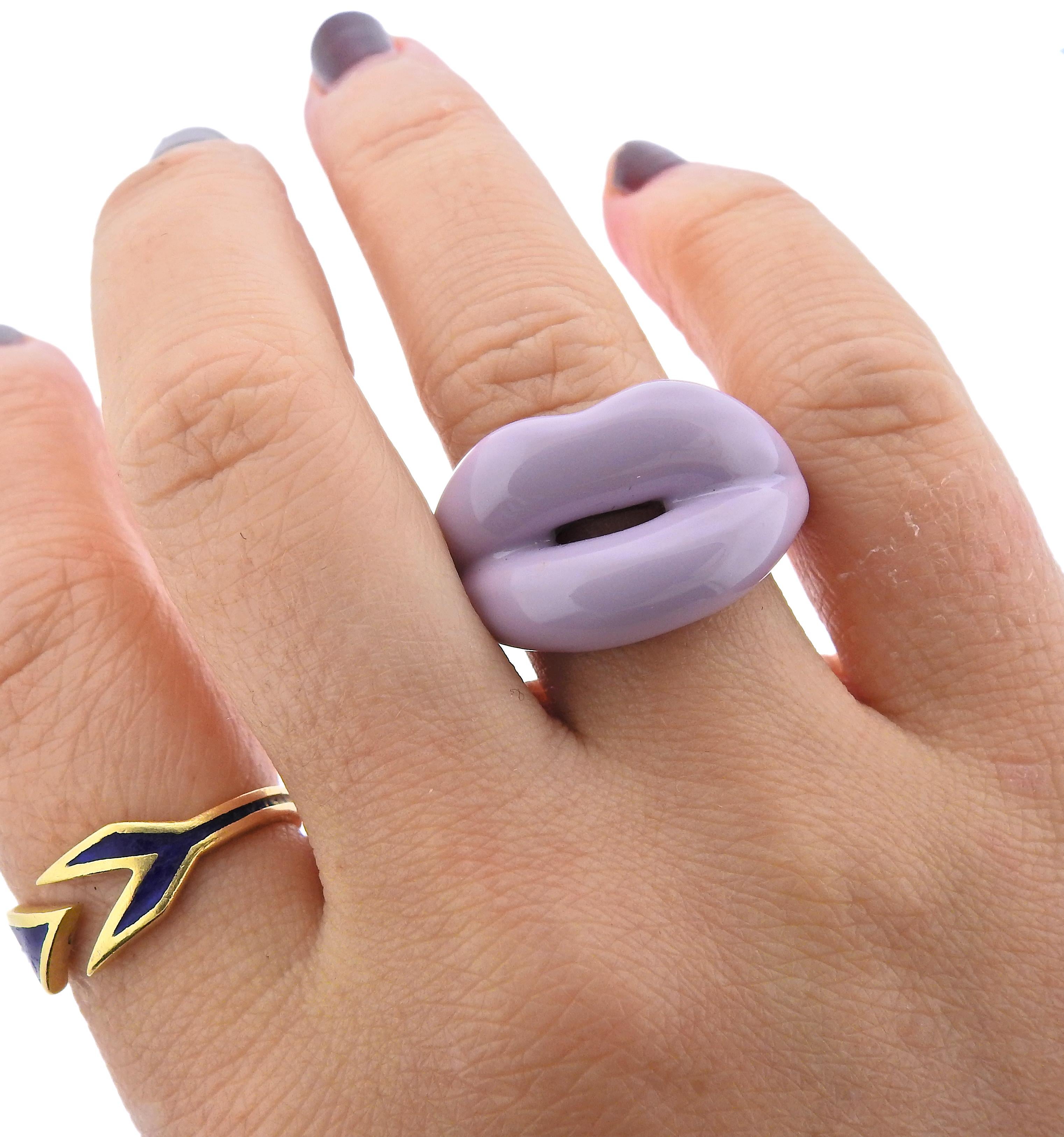 Solange Azagury Partridge Lavender Enamel Silver Lips Ring In New Condition In New York, NY