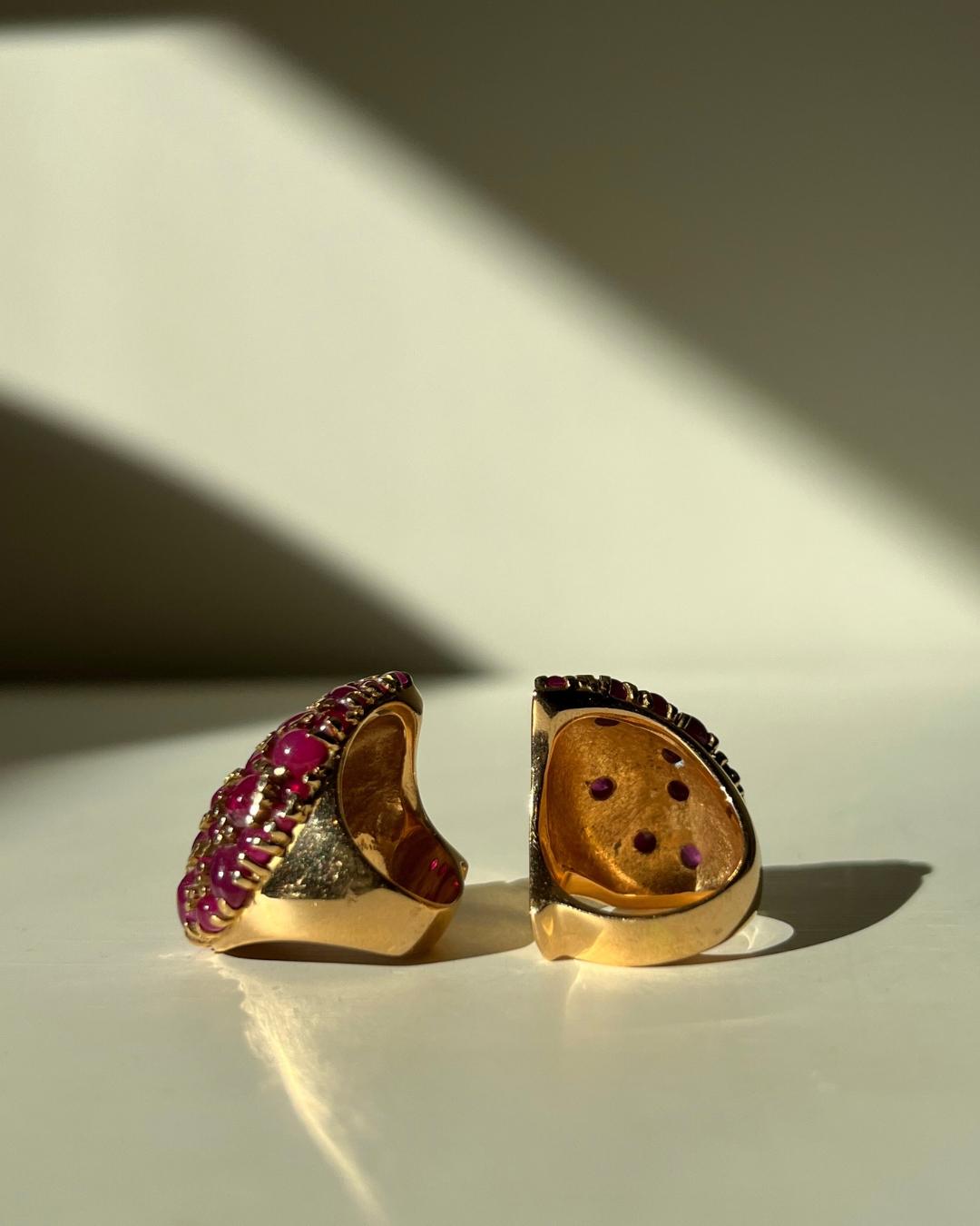 Solange Azagury-Partridge Ruby and 18k Gold Two Finger Heart Ring, 2002 In Excellent Condition For Sale In New York, NY