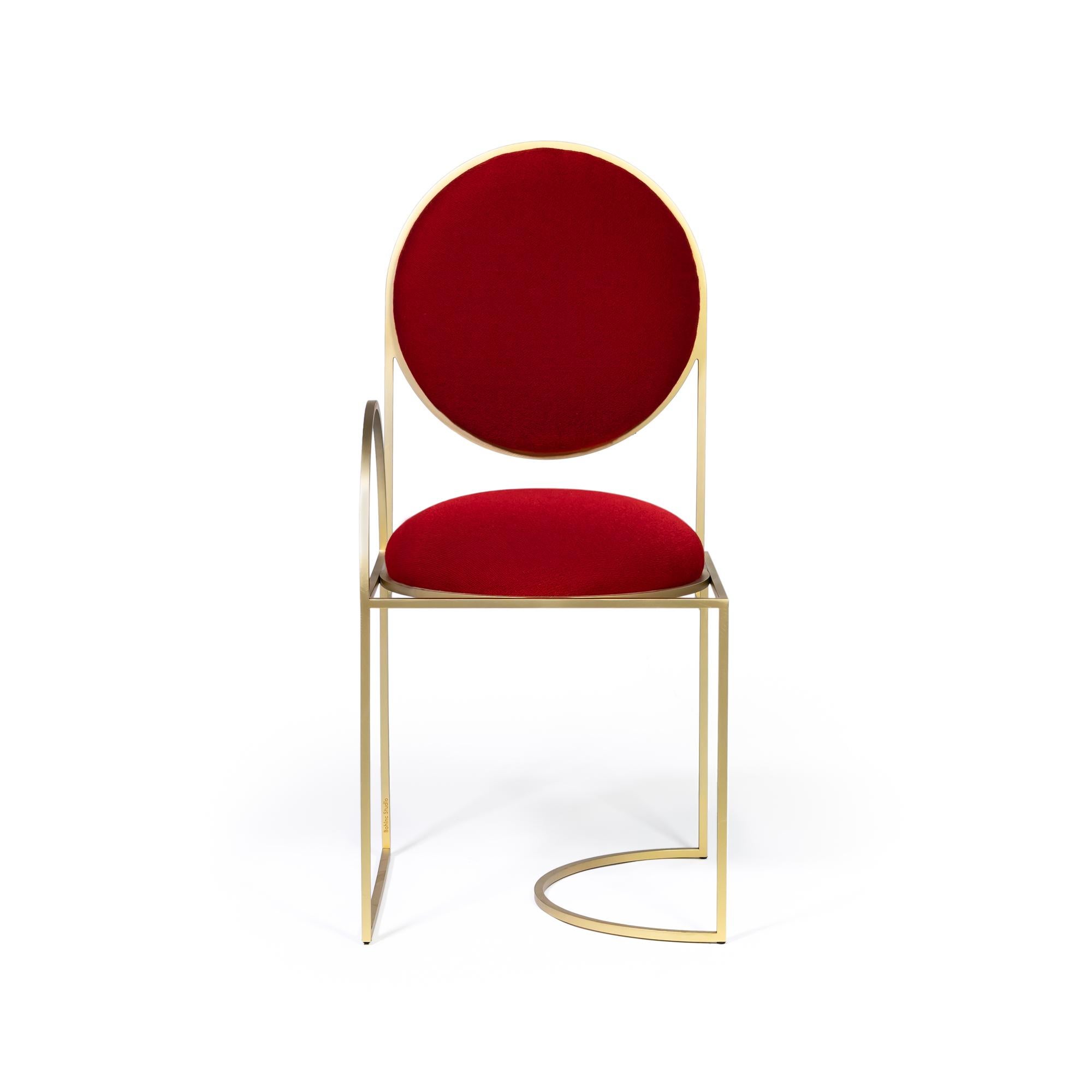 This is the first time that Bohinc explores a design favourite; the chair.

In the collection, Lara Bohinc develops her stellar themes, finding inspiration in planetary and lunar orbits, whose gravitationally curved trajectories drive the lines
