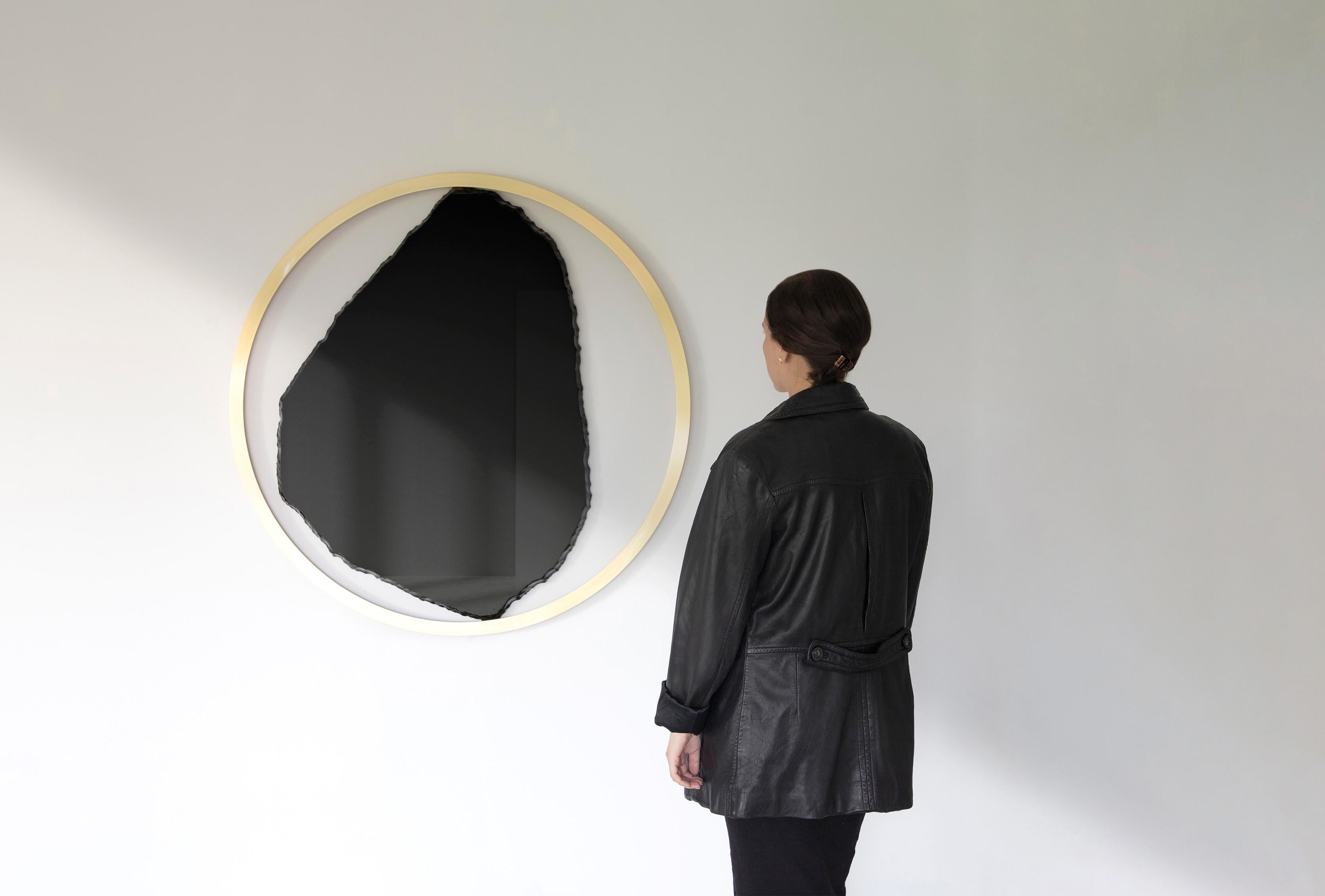 Solar Eclipse  - Sten Studio - Ø 40 in -  Handcrafted obsidian mirror In New Condition For Sale In Tampa, FL