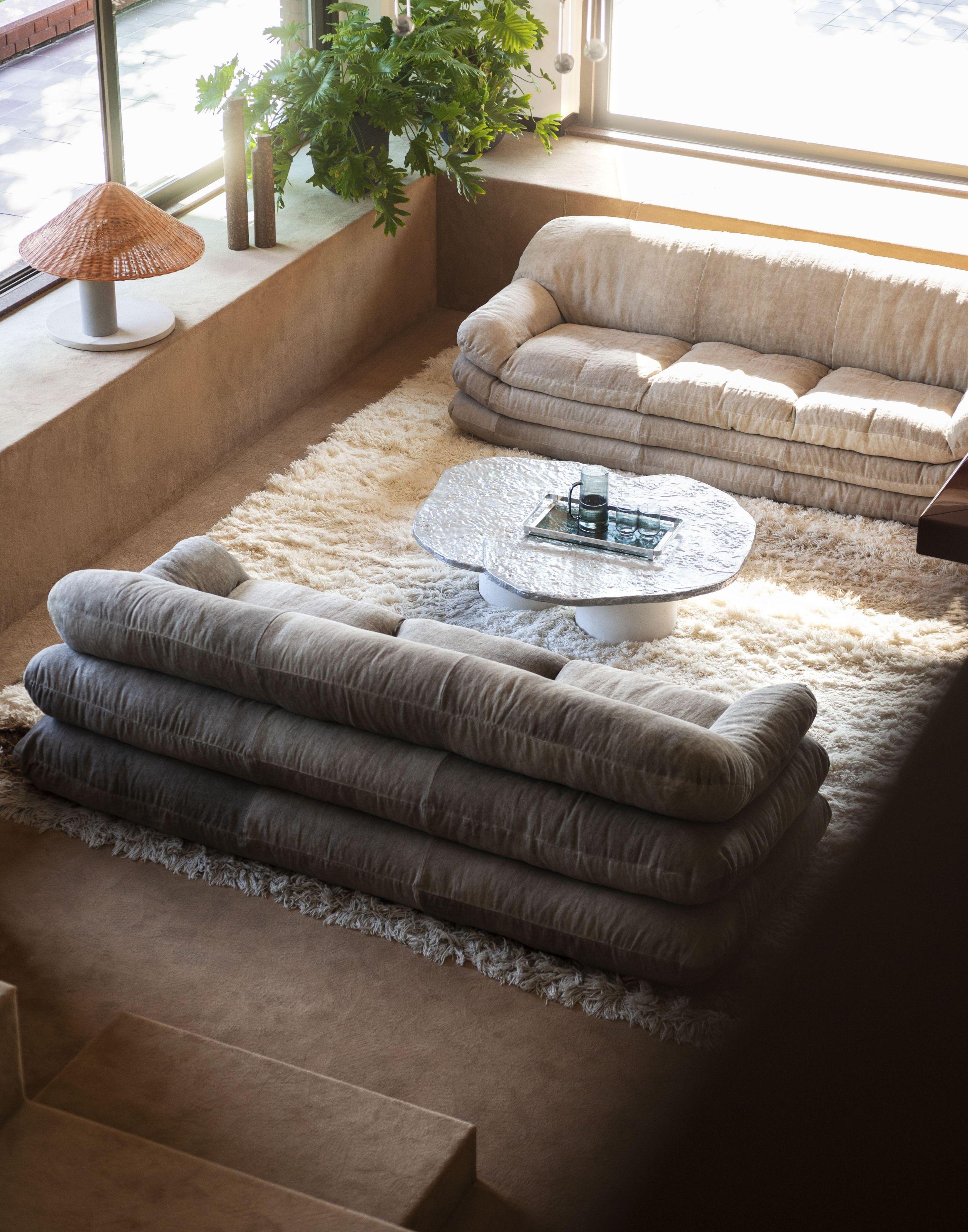 Contemporary Solar Sofa in fabric by Faye Toogood - Tacchini W 240 cm (94.48 in) For Sale