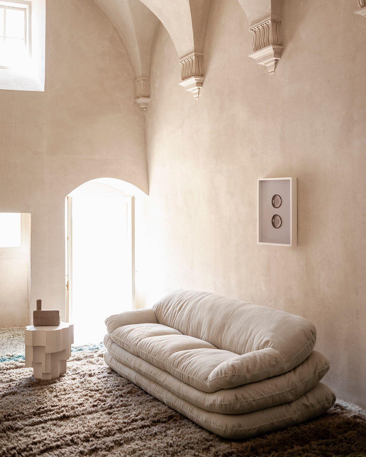 Solar Sofa in fabric by Faye Toogood - Tacchini W 240 cm (94.48 in) For Sale 1