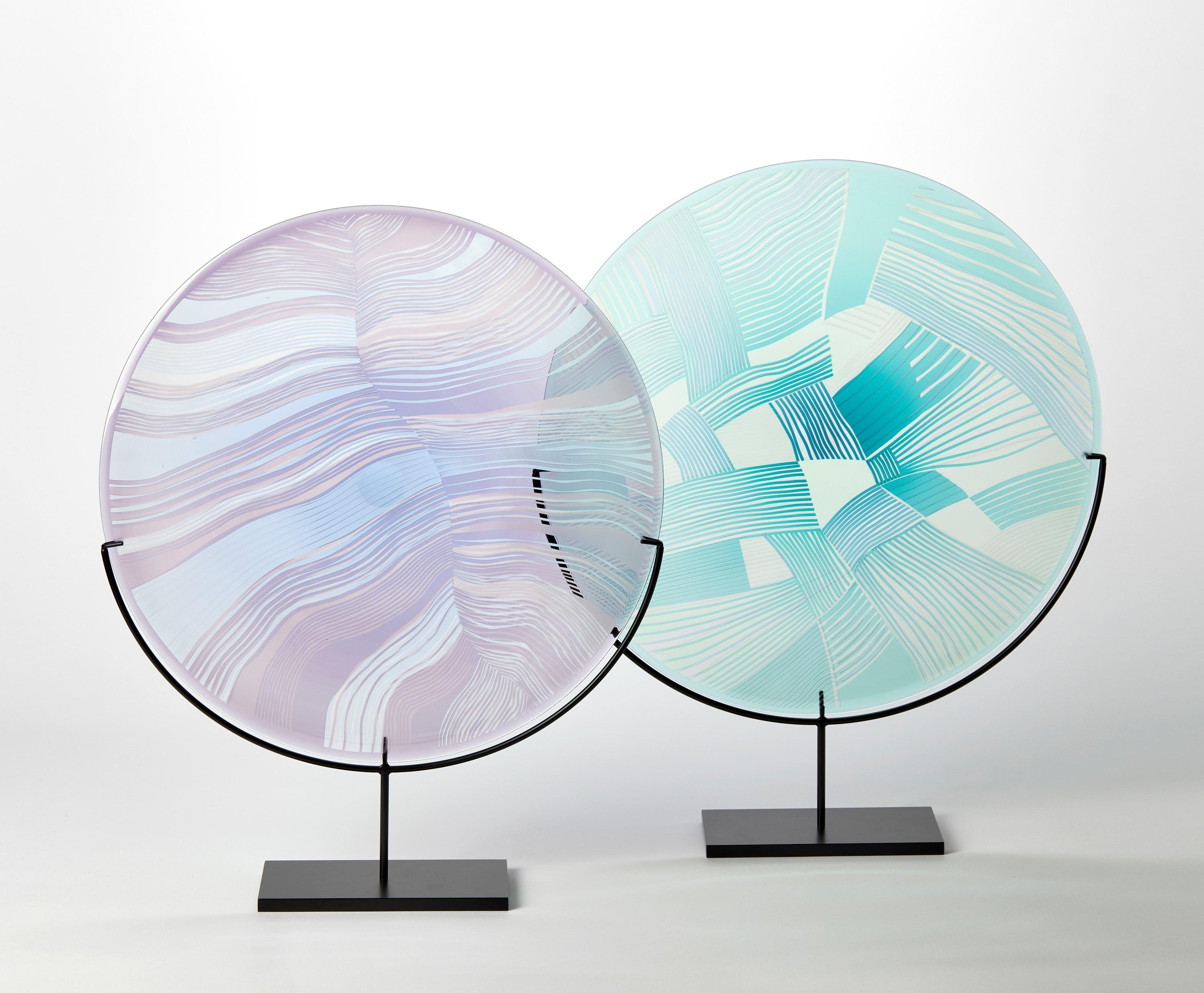 Tormenta Solar Azul Cielo sobre Lila, obra de arte lineal montada en vidrio tallado de Kate Jones Siglo XXI y contemporáneo en venta