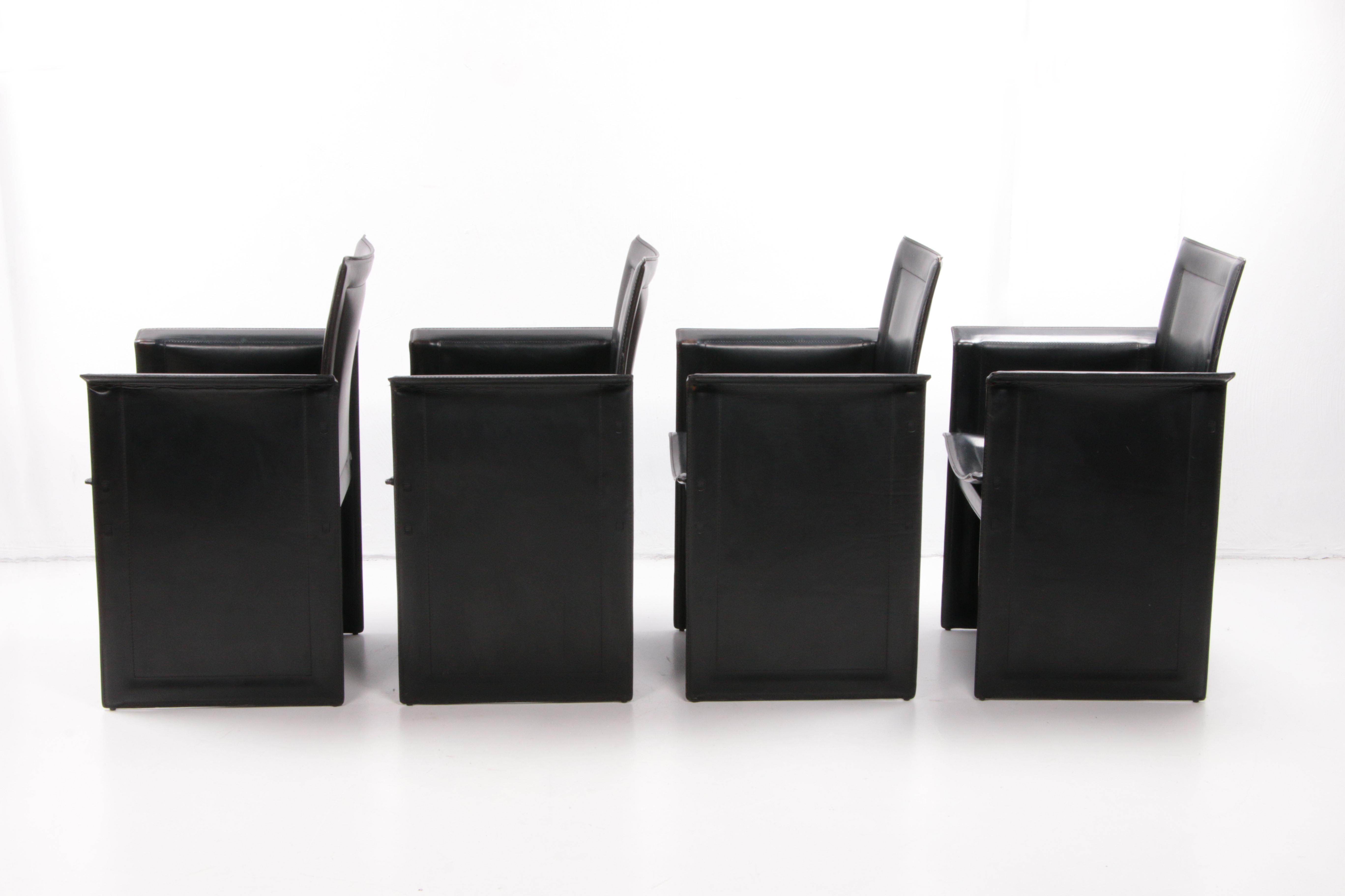 Solaria Leder-Set aus 4 Esszimmerstühlen, hergestellt von Arrben, Italien, 1970. (Moderne der Mitte des Jahrhunderts) im Angebot