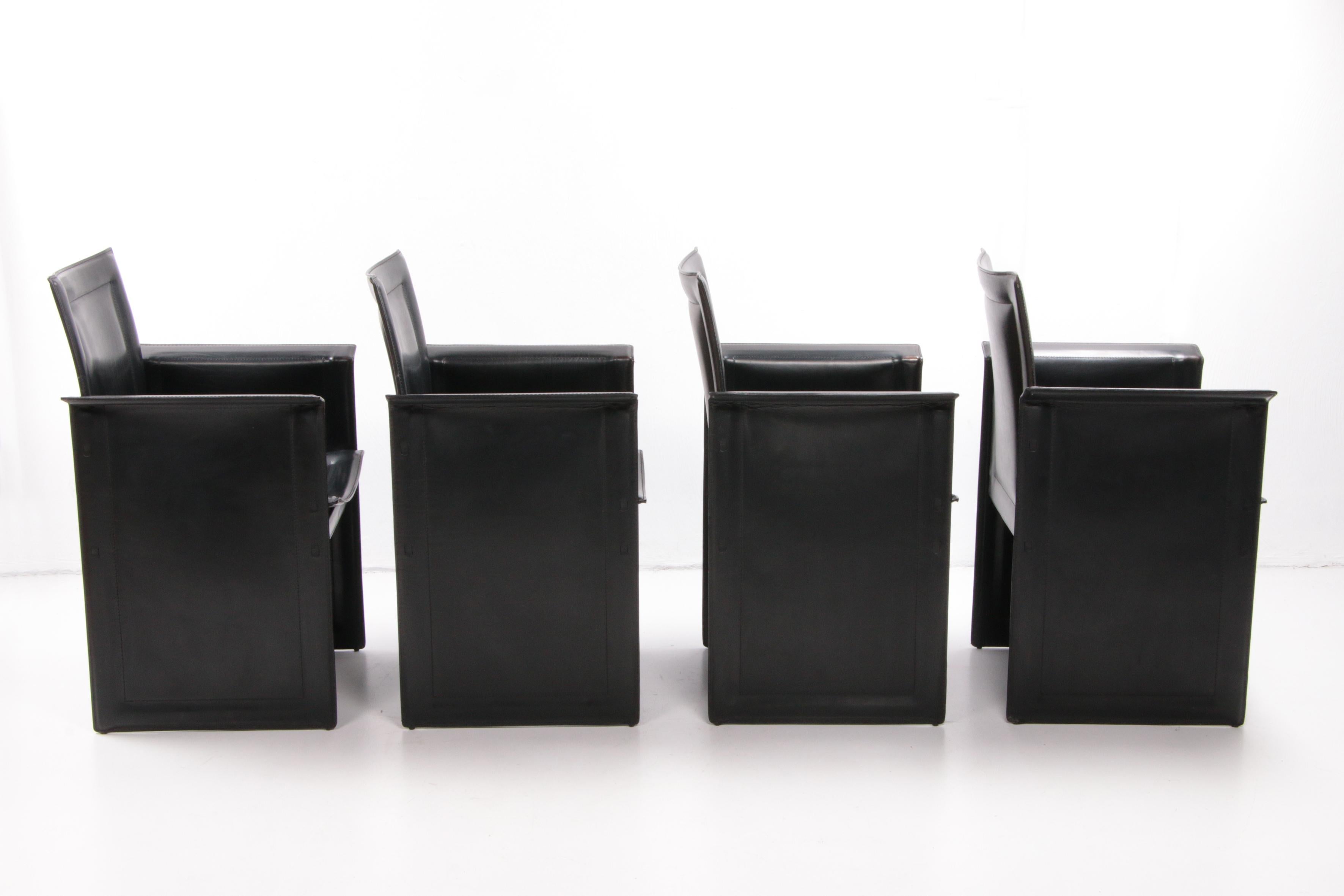 Fin du 20e siècle Ensemble de 4 chaises de salle à manger Solaria en cuir fabriqué par Arrben, 1970, Italie en vente