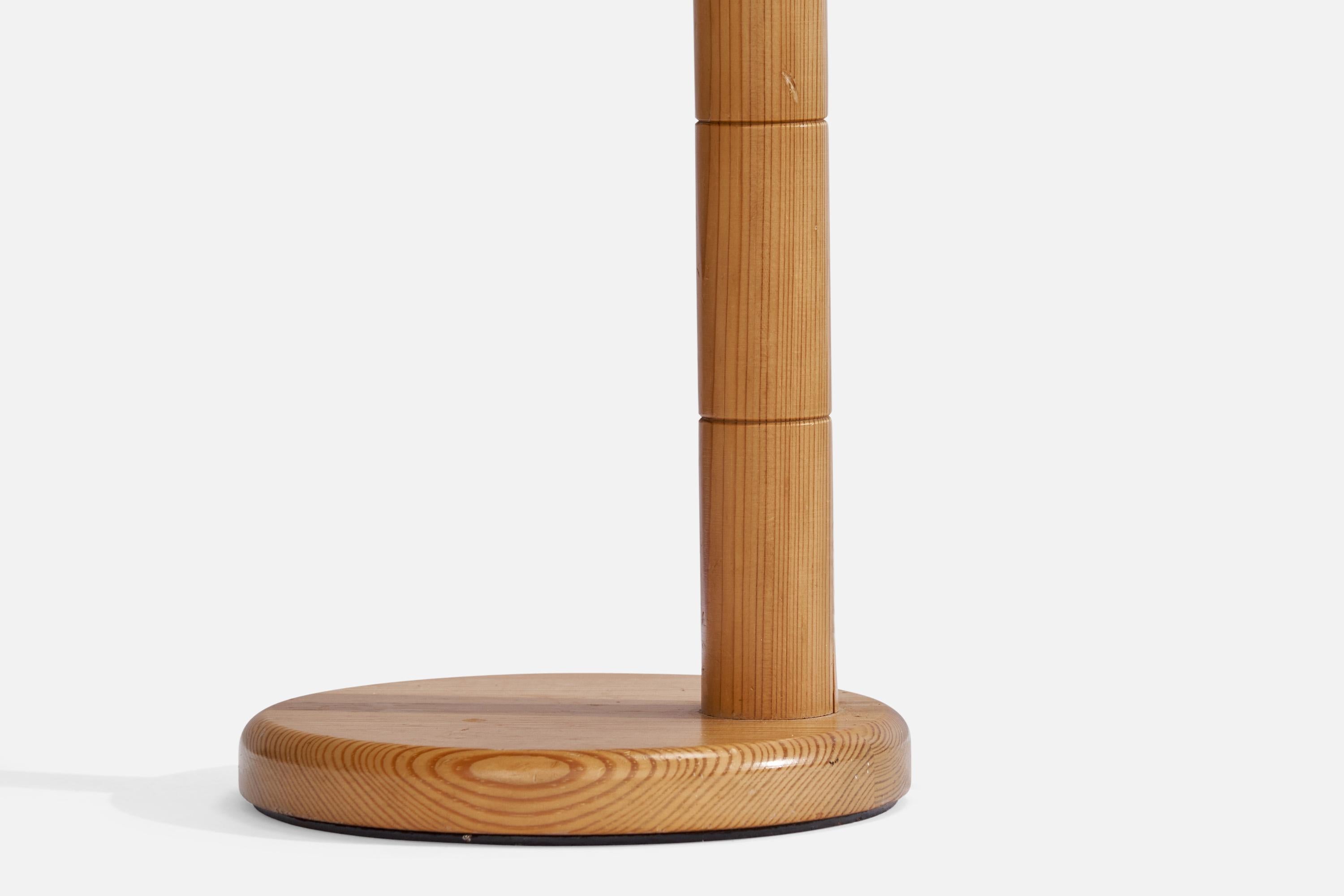 Rotin Solbackens Svarveri, lampe de table, pin, rotin, Suède, 1970 en vente