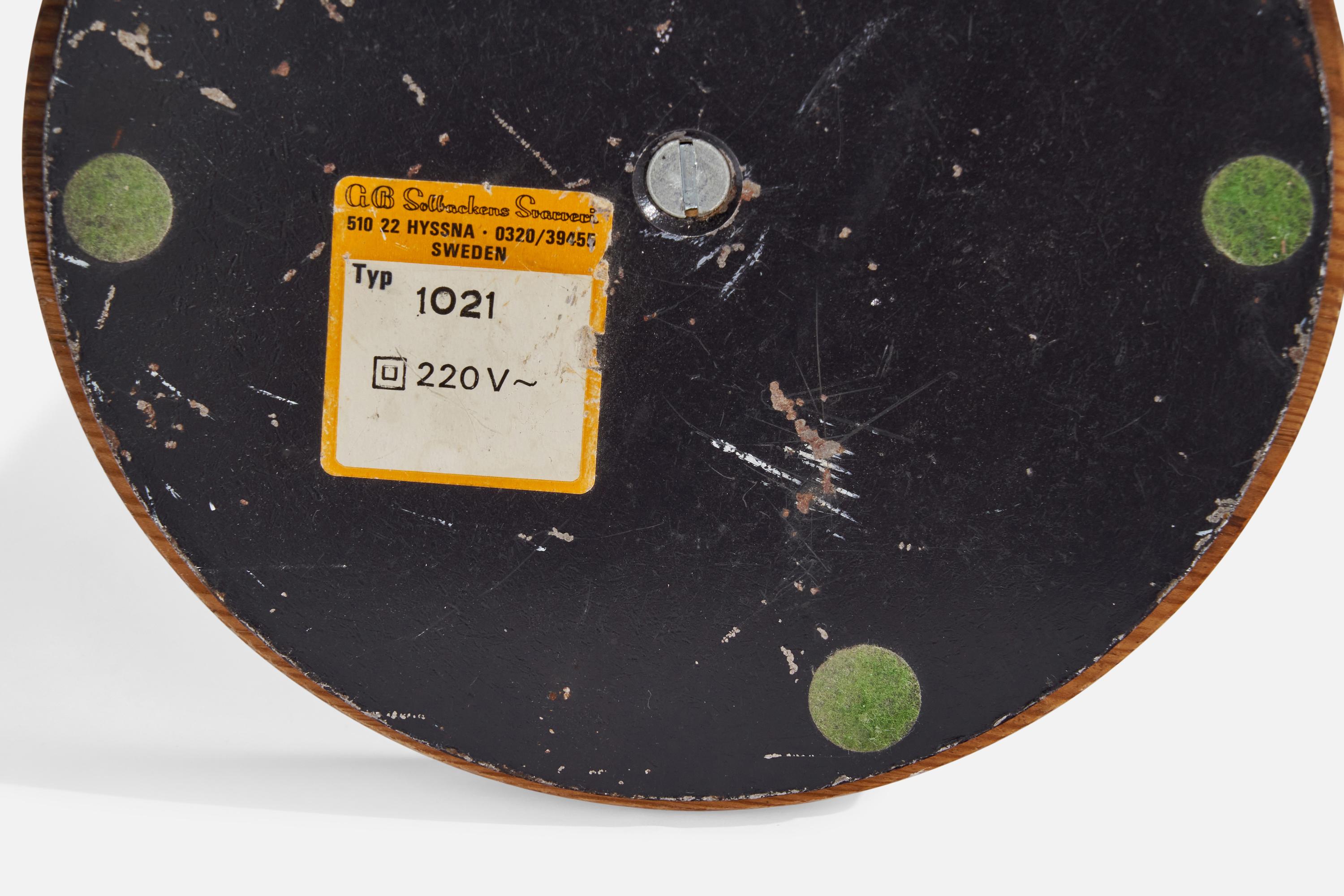 Solbackens Svarveri, lampe de table, pin, rotin, Suède, 1970 en vente 2