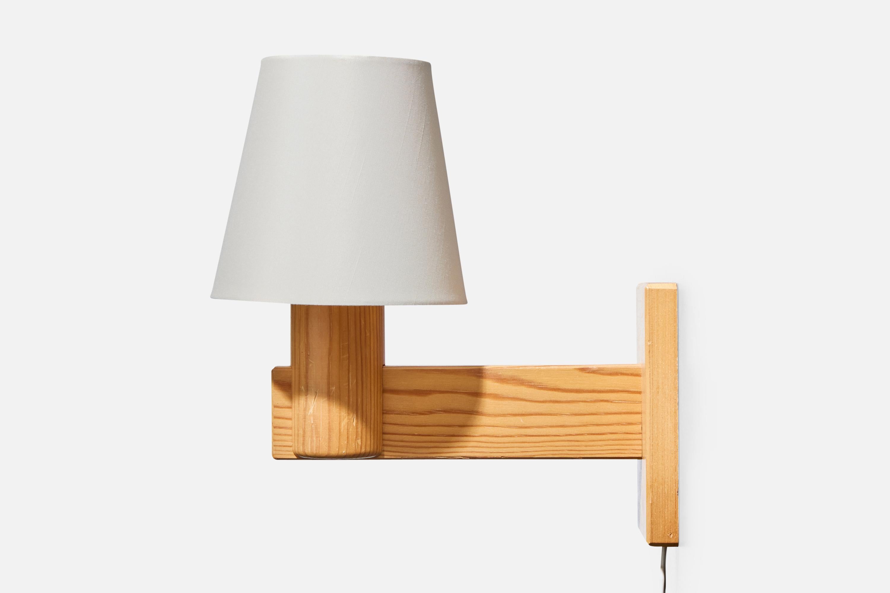 Solbackens Svarveri, Wall Lights, pin, tissu, Suède, années 1970 Bon état - En vente à High Point, NC