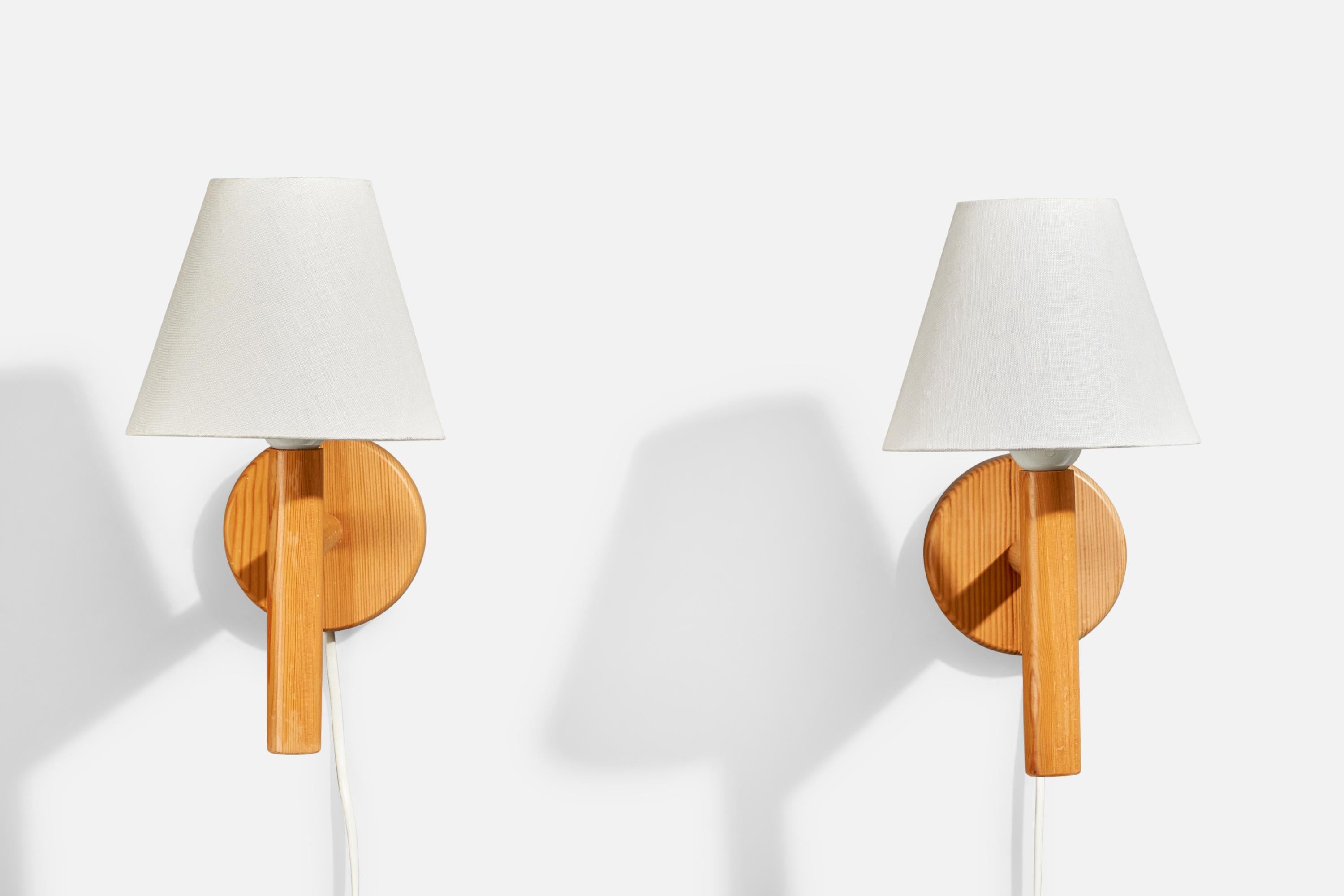 Solbackens Svarveri, Wall Lights, Kiefer, Stoff, Schweden, 1980er (Schwedisch) im Angebot