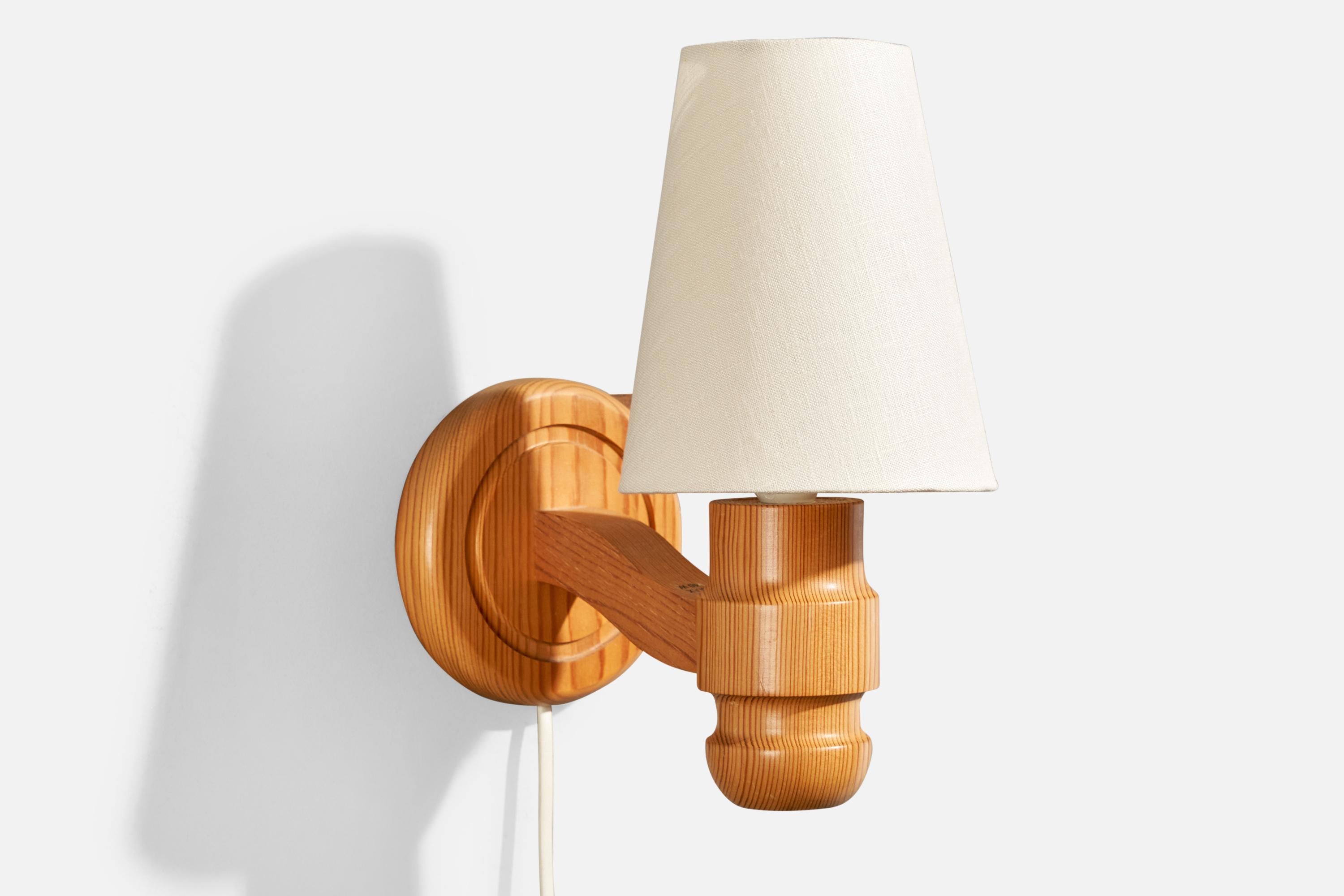 Solbackens Svarveri, Wall Lights, pin, tissu, Suède, années 1980 Bon état - En vente à High Point, NC