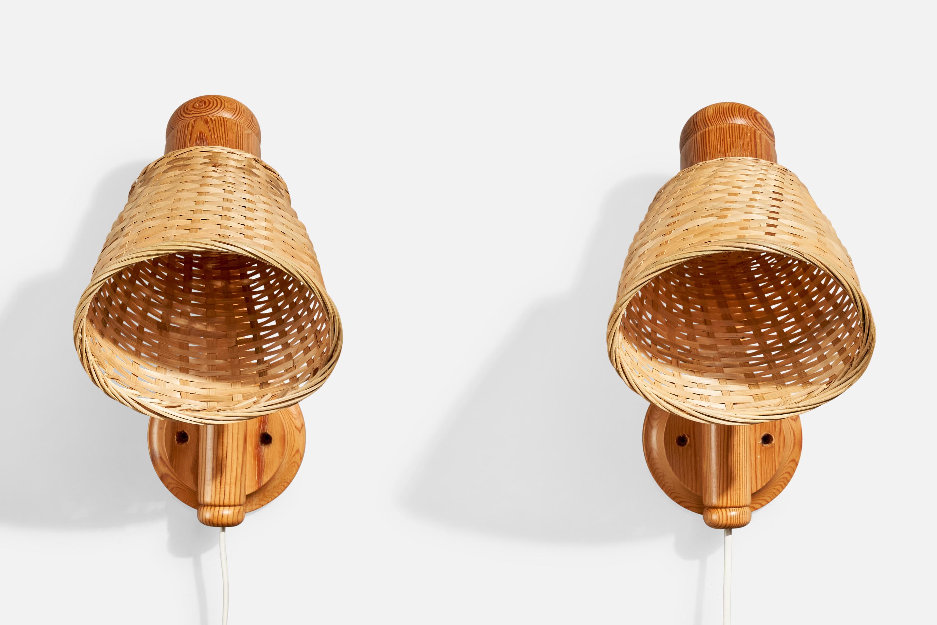 Suédois Solbackens Svarveri, Lights, Pin, Rotin, Suède, 1970 en vente
