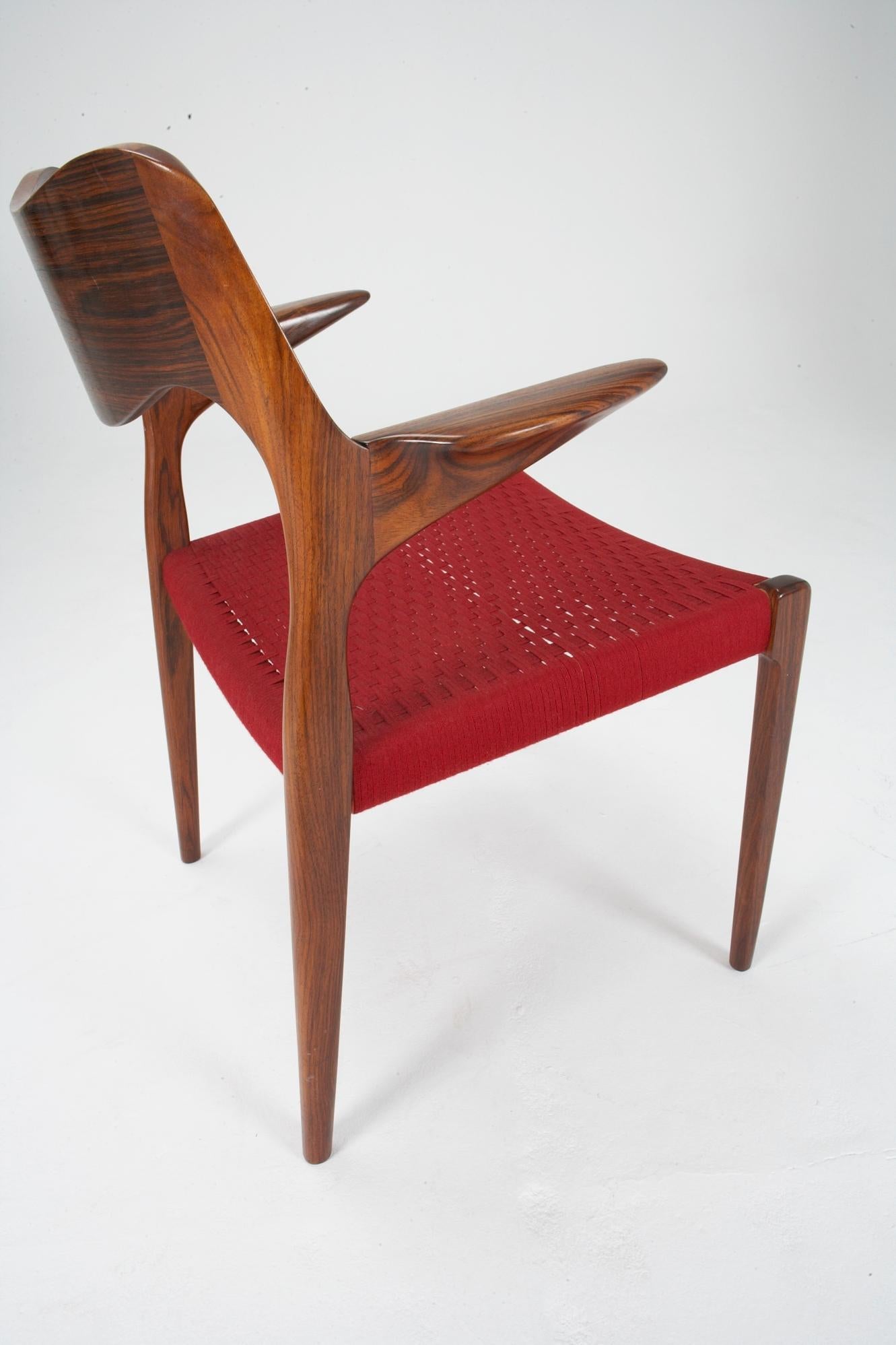 Danois Vendu à l'unité : huit chaises modèle 51 de Niels Otto Moller en vente