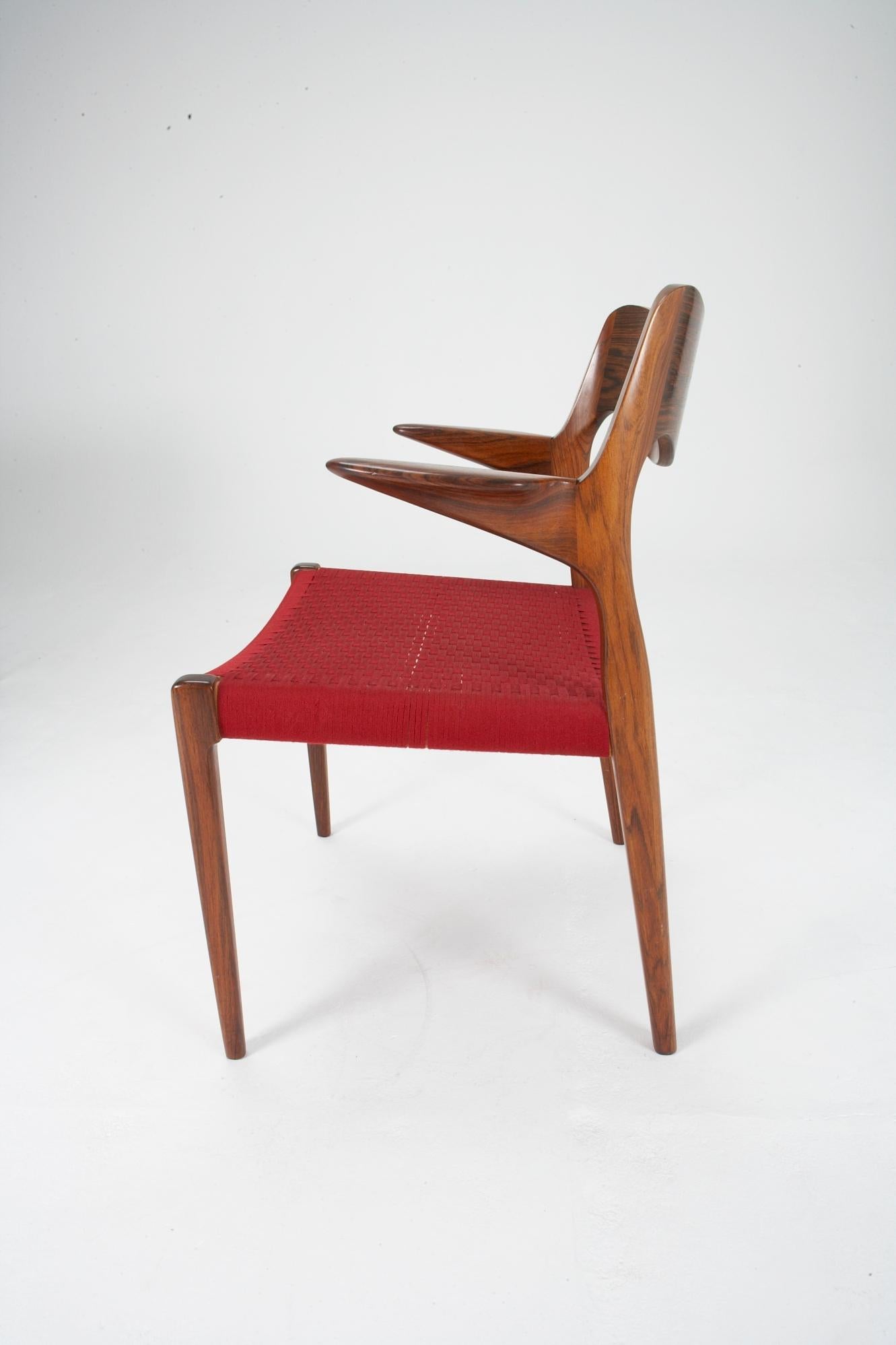 Vendu à l'unité : huit chaises modèle 51 de Niels Otto Moller en vente 1