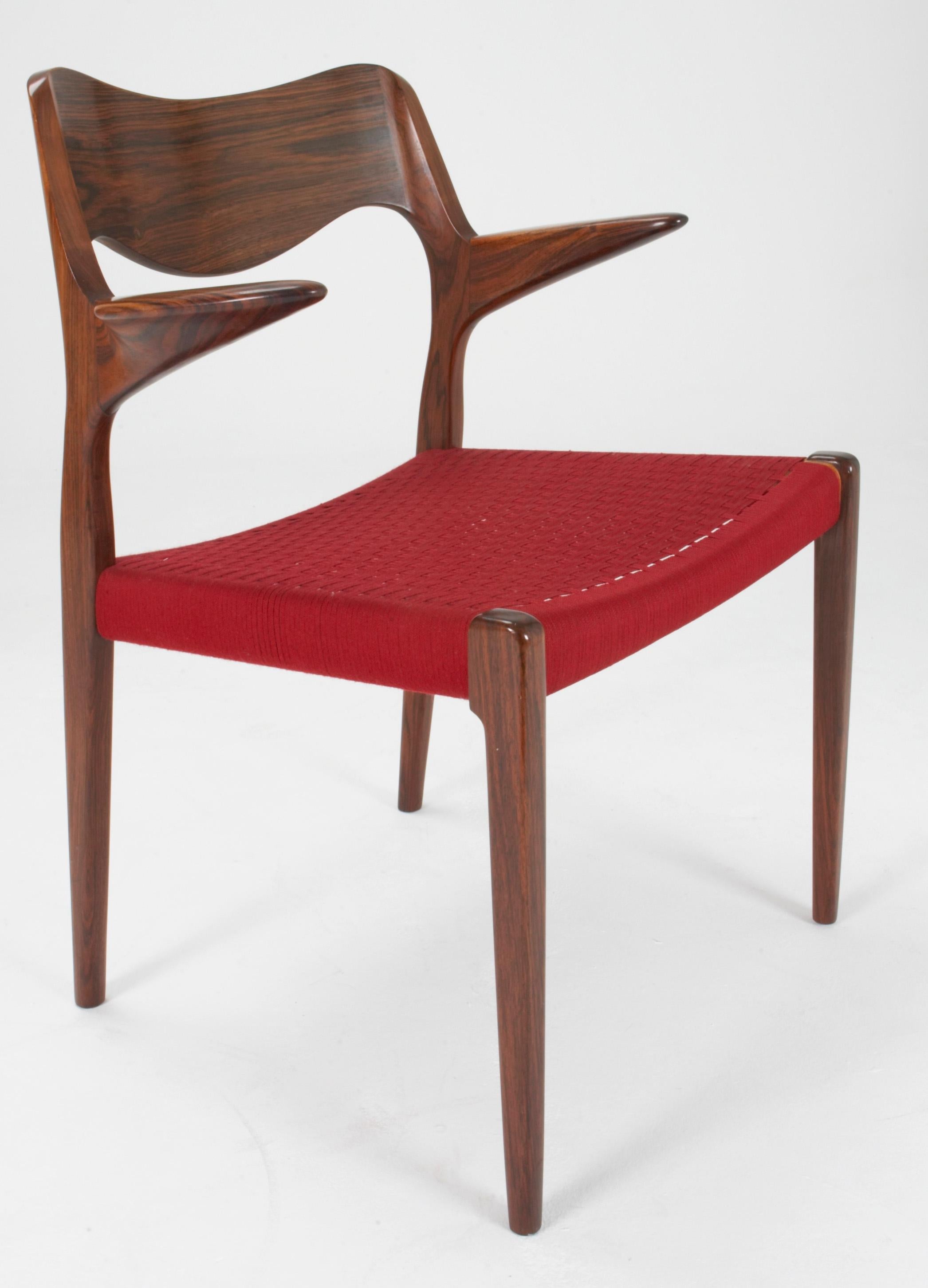 Vendu à l'unité : huit chaises modèle 51 de Niels Otto Moller en vente 2