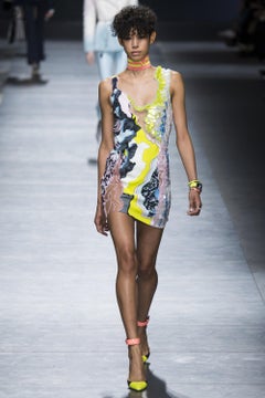Versace - Robe imprimée en soie et tulle chair, ornée d'embellissements, 42 - 6, en rupture de stock