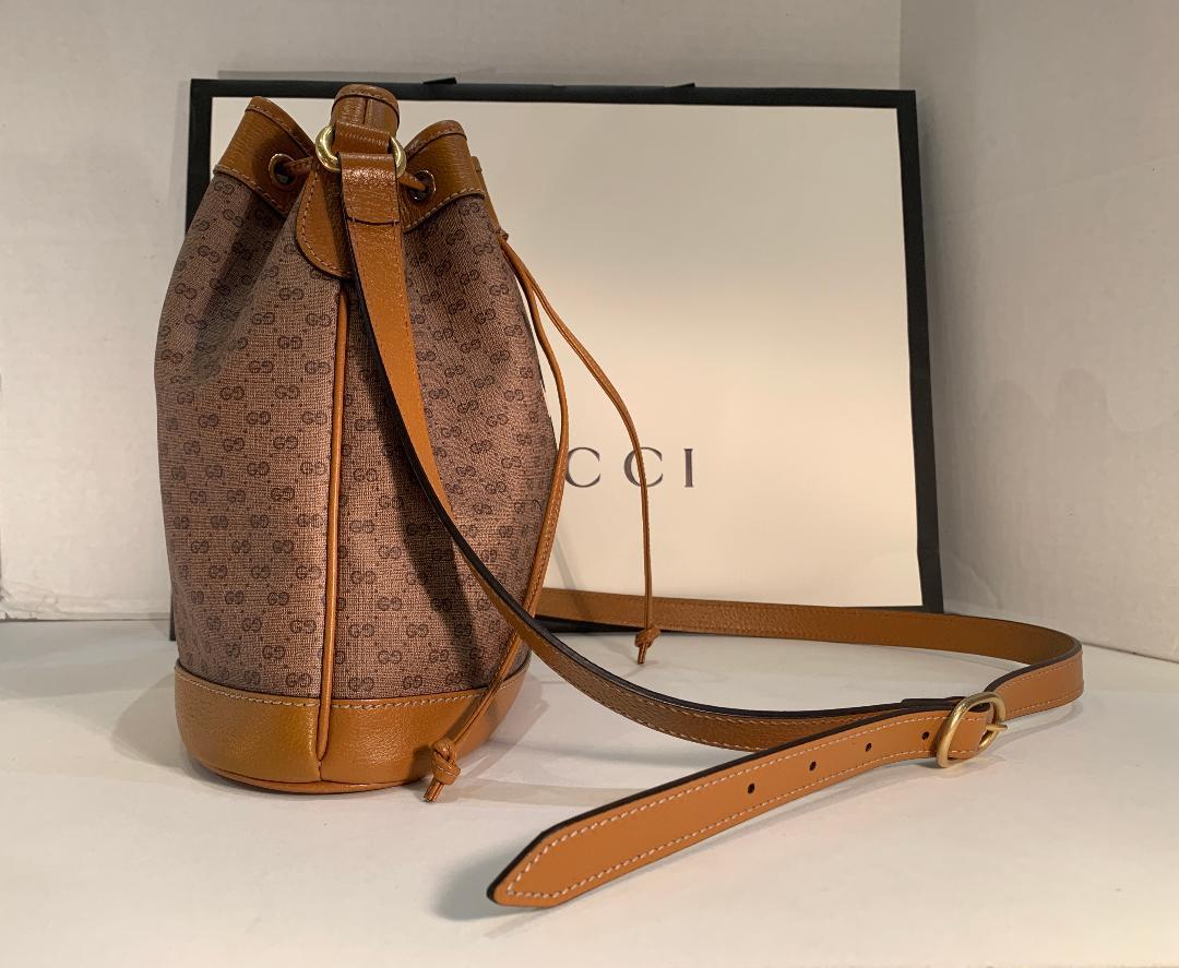Women's SOLD OUT Gucci Mickey Mouse Year of the Rat Bucket Bag Purse