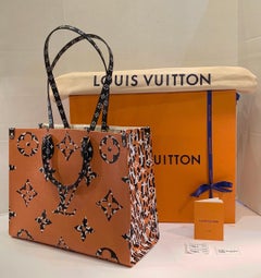 Sold Out Louis Vuitton Fall 2019 Jungle ONTHEGO Monogram Giant Canvas Tote Bag