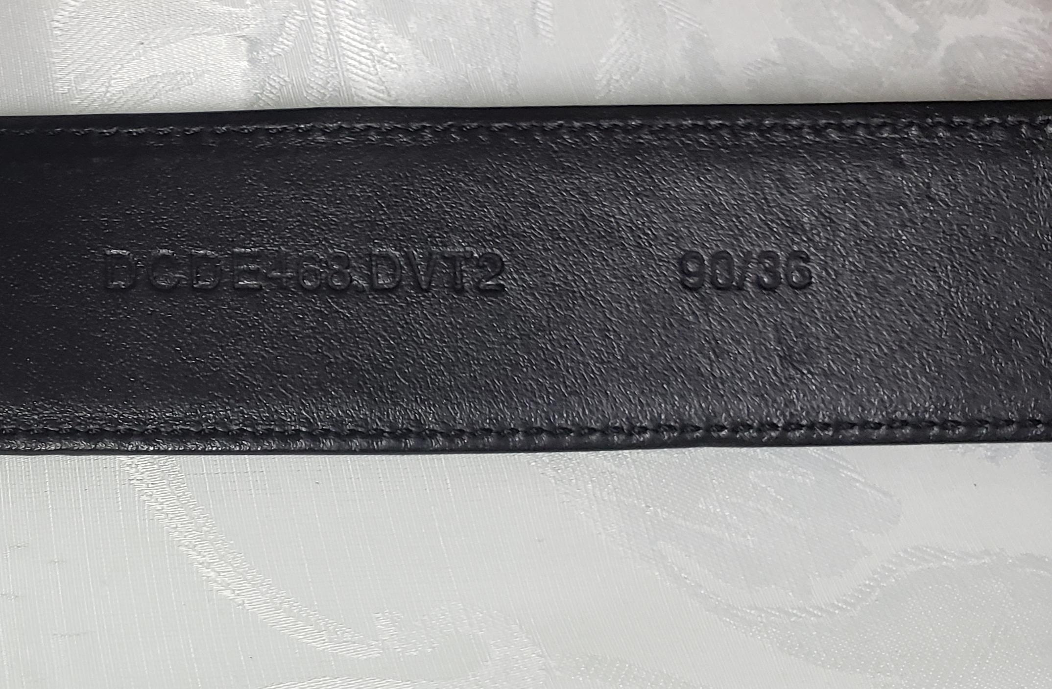 AUSVERKAUFT!!! VERSACE KRISTALL 3D MEDUSA SCHWARZE LEDERGÜRTEL AUS VERSACE 90/36 im Zustand �„Neu“ in Montgomery, TX