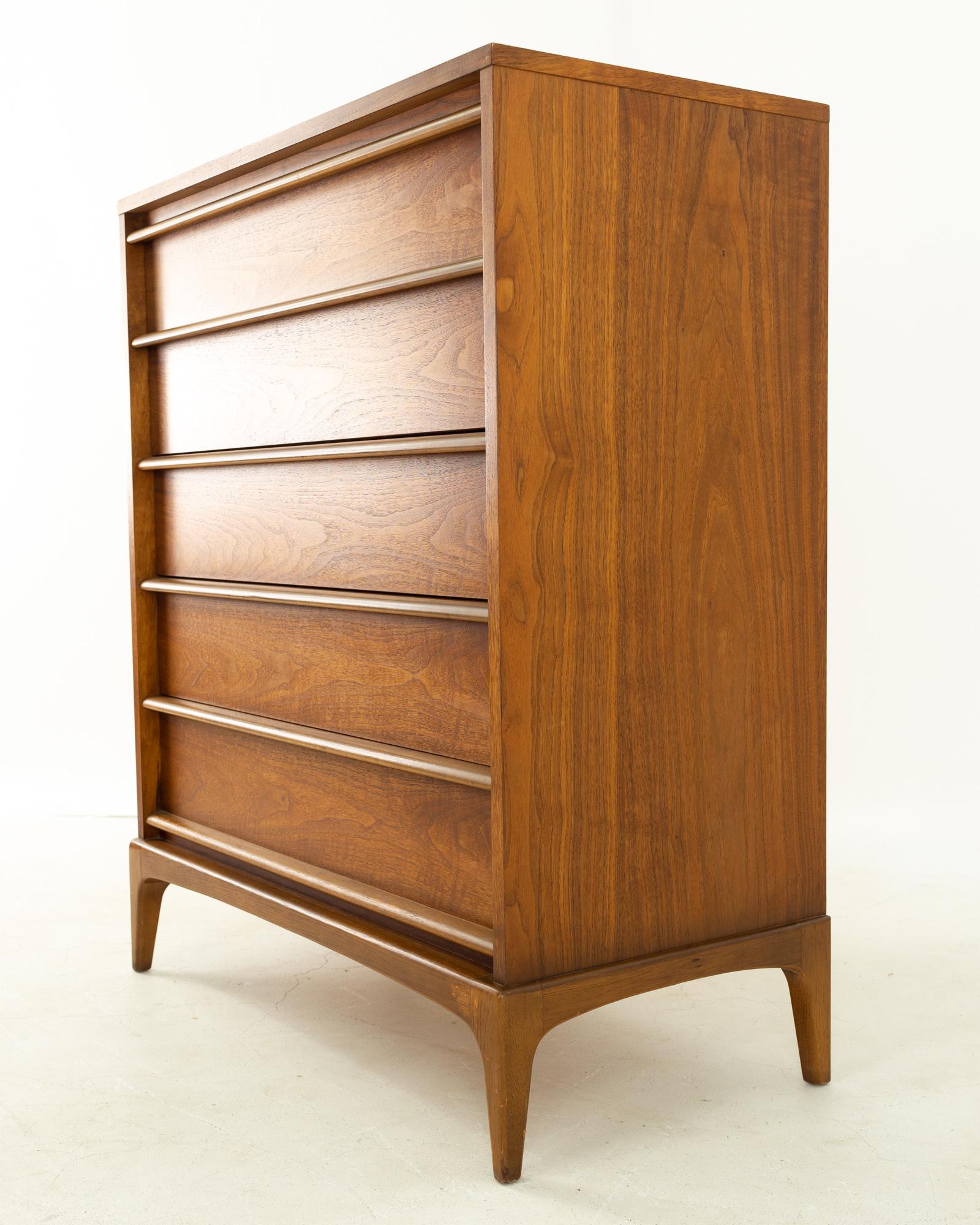 Sold! Paul McCobb Style Lane Rhythm Mid Century 5 Drawer Walnut Highboy Dresser In Good Condition In Countryside, IL