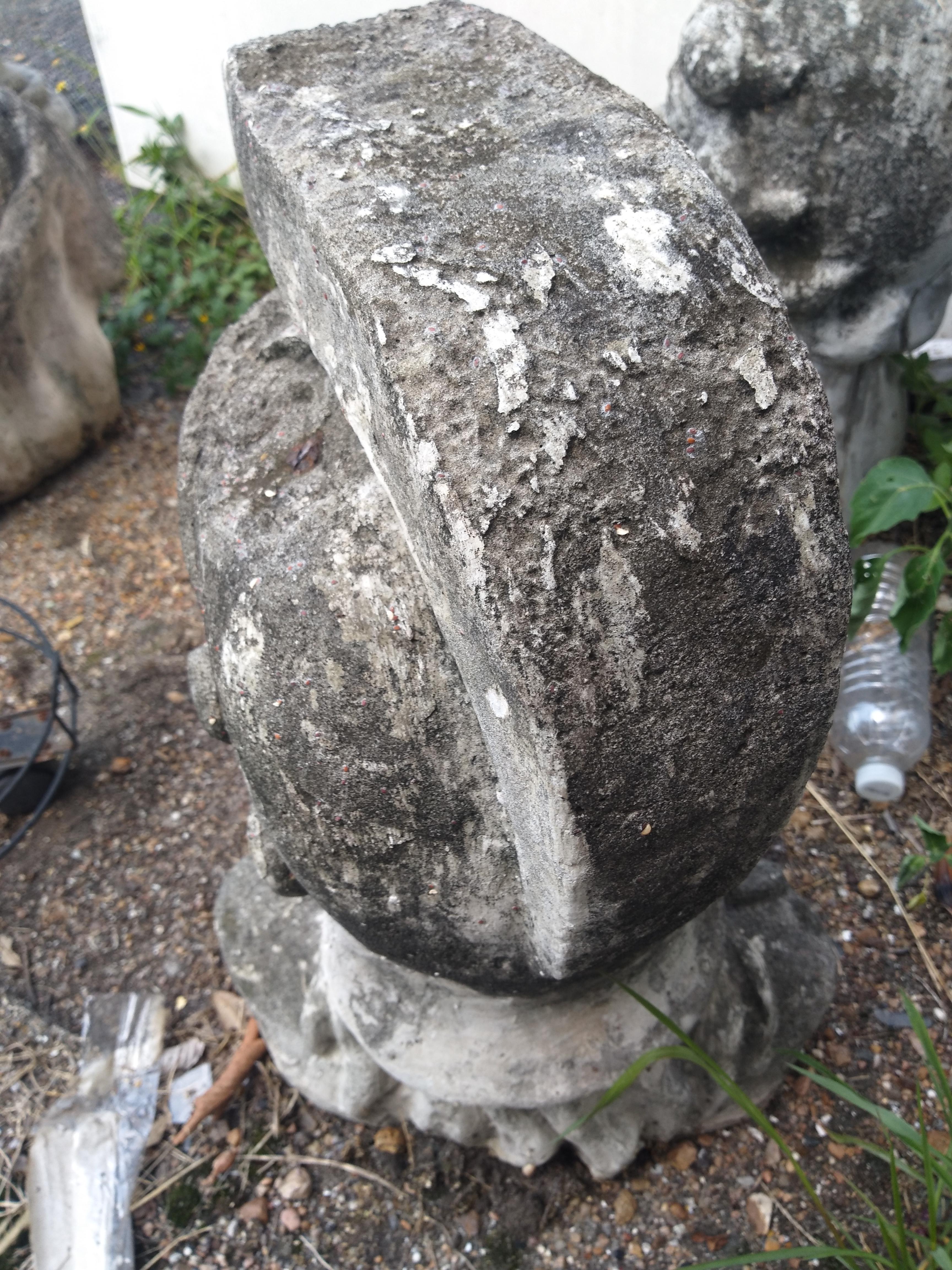 Statue de jardin soldat casqué Bon état - En vente à Pasadena, TX