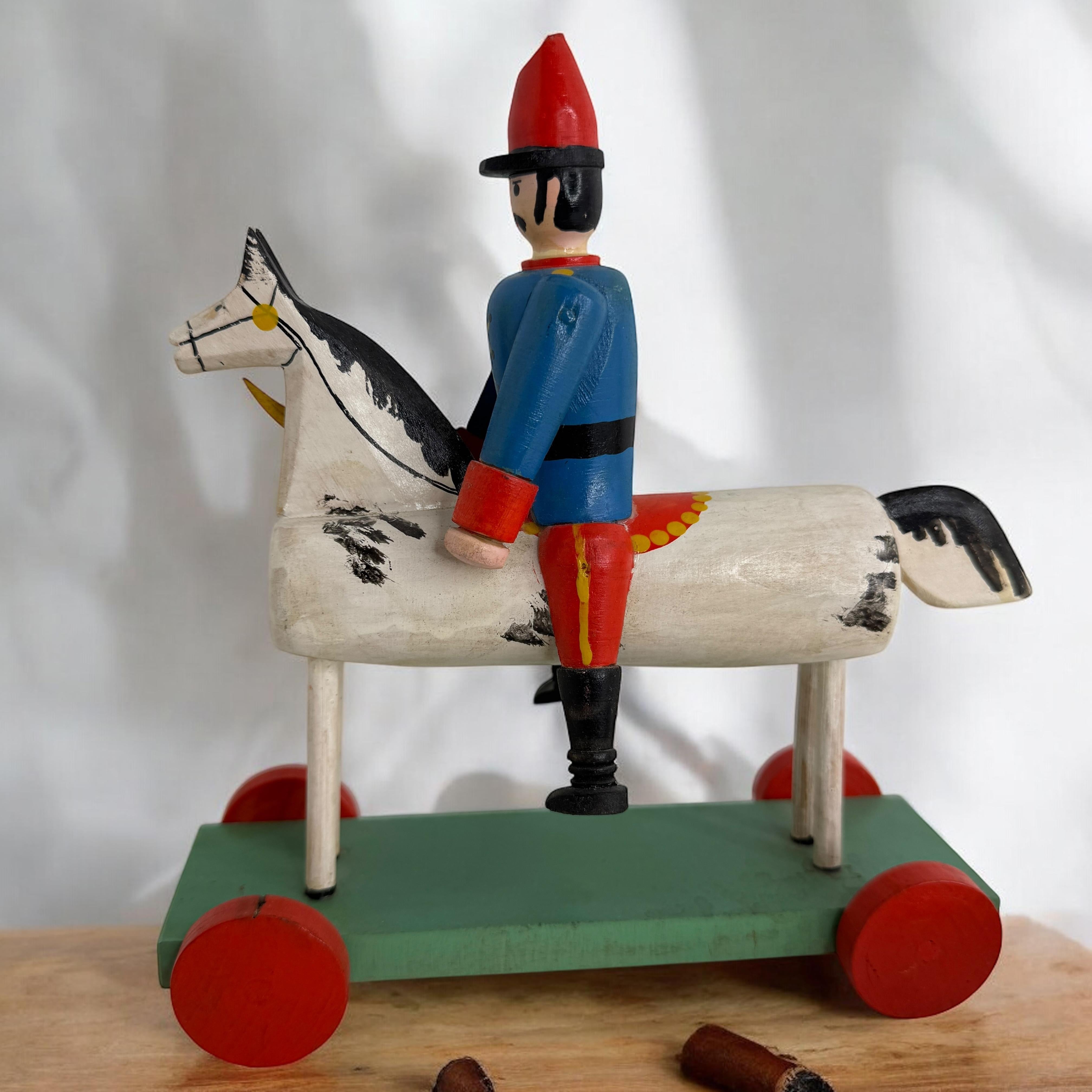 Soldado a Caballo Tirar Juguete Vintage Arte Popular Montañas de Mineral, Alemán, Años 50 en venta 9
