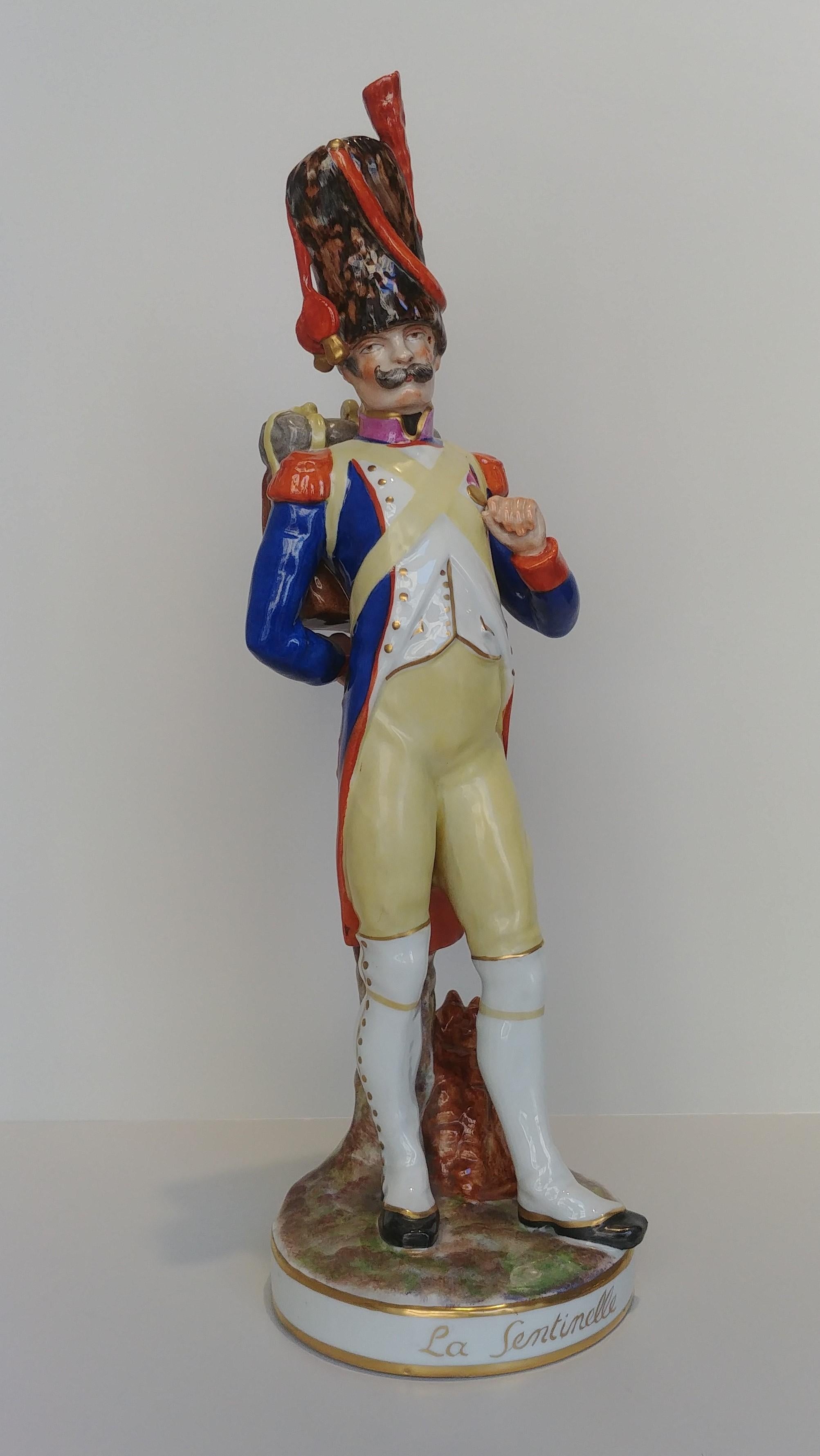 Soldiers Porcelain Figures Branded Porcelaine de Paris, 18th Century Style For Sale 3