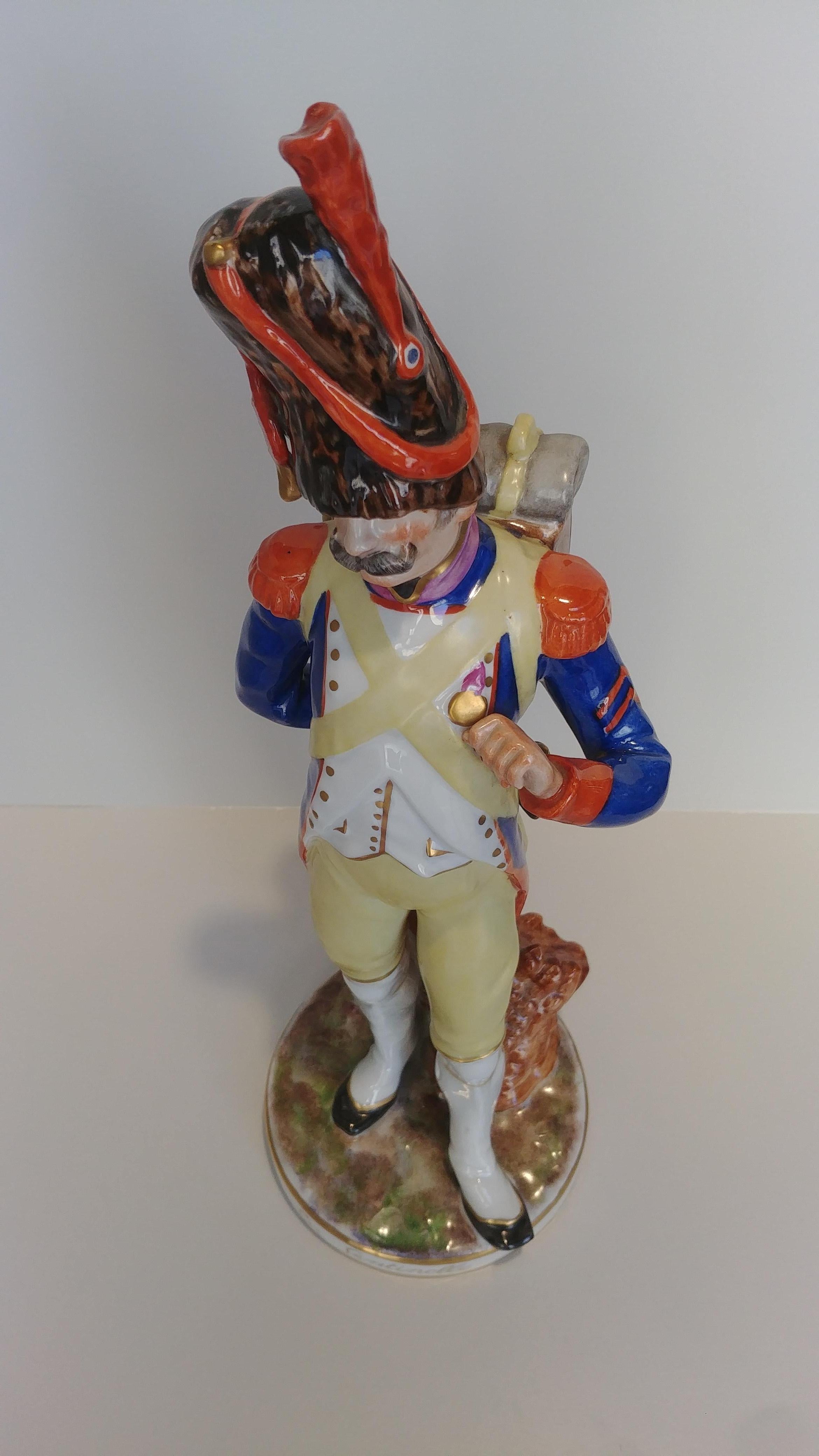 Soldiers Porcelain Figures Branded Porcelaine de Paris, 18th Century Style For Sale 5