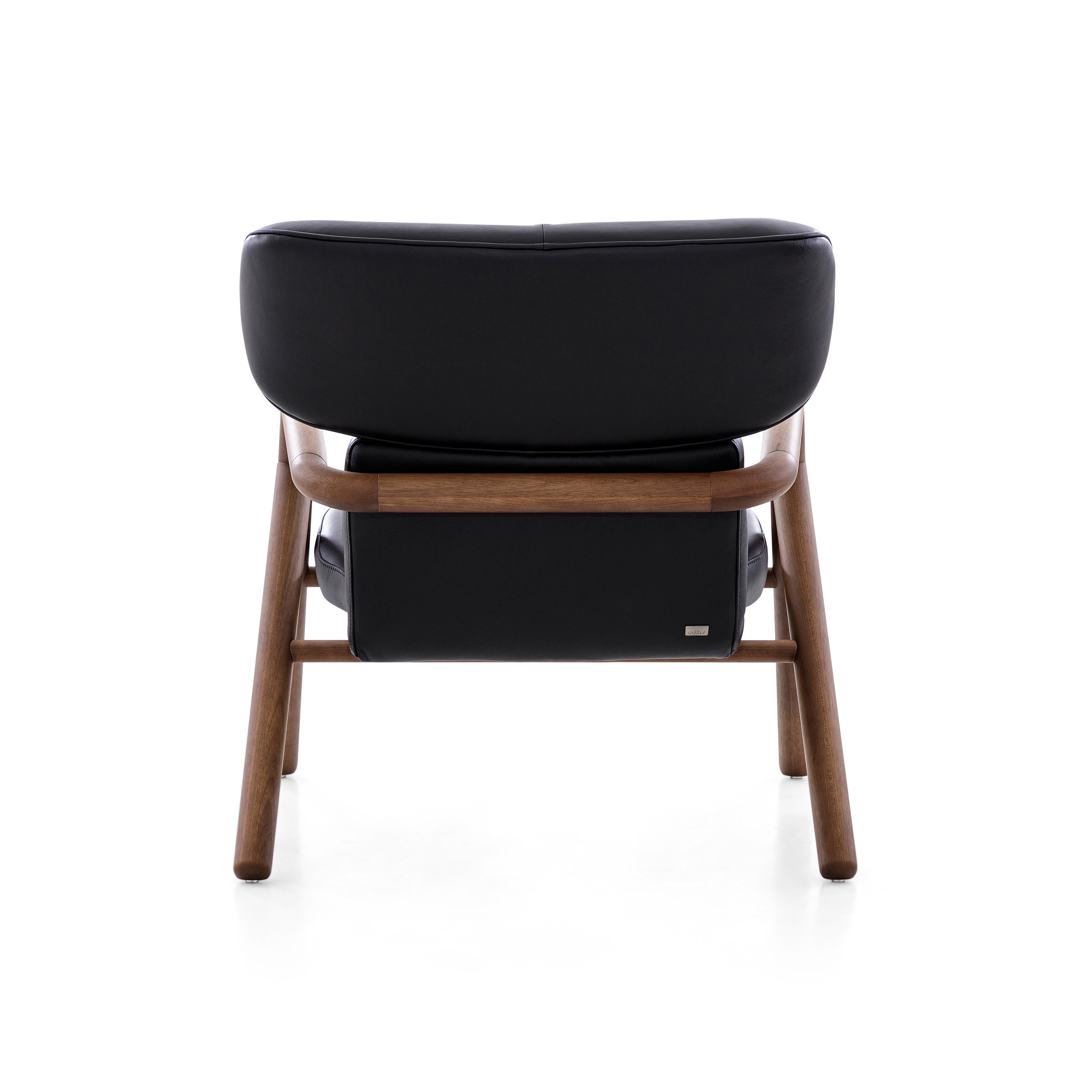 Brazilian Sole Scandinavian-Styled Armchair in Walnut Wood Finish and Black Leather For Sale