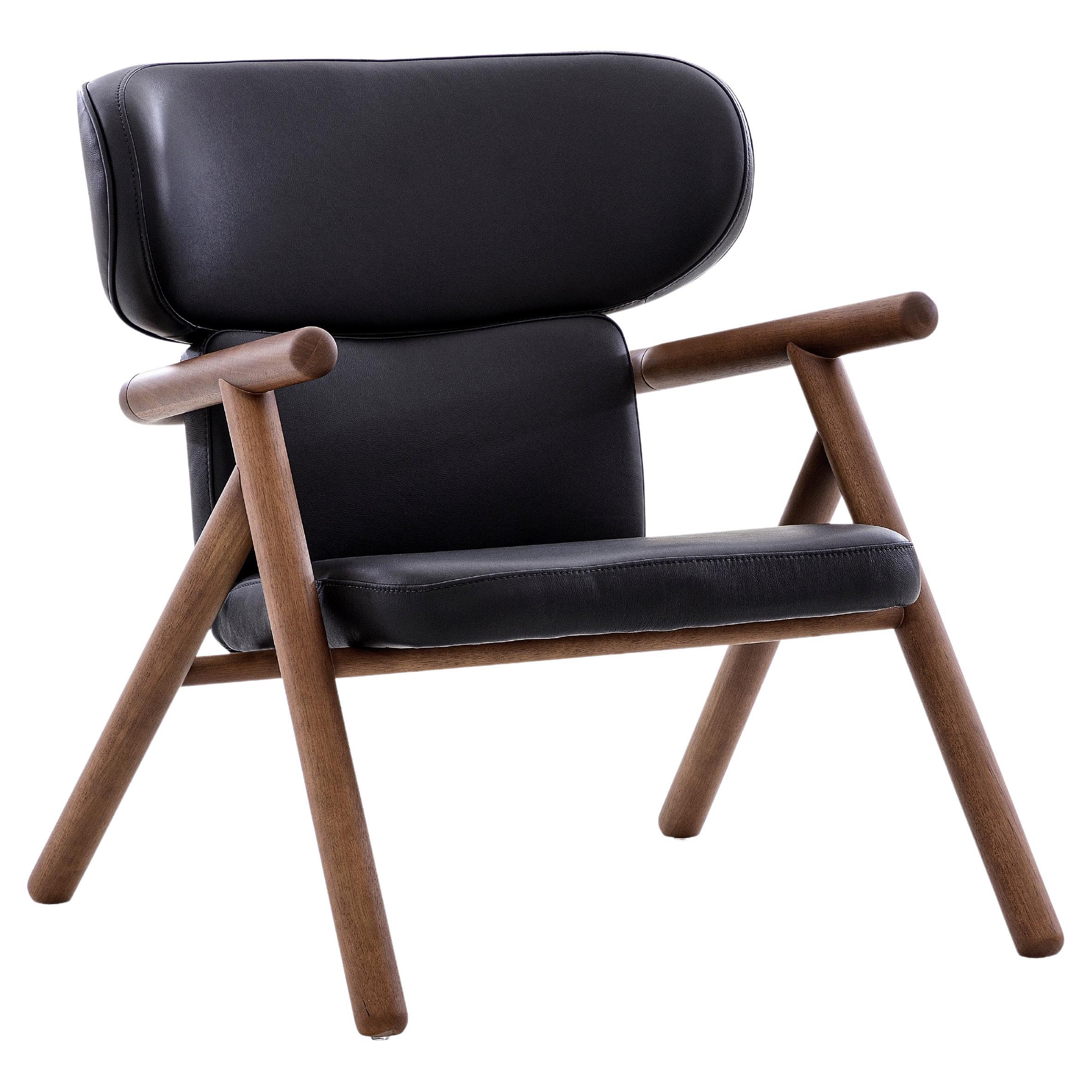 Sole Scandinavian-Styled Armchair in Walnut Wood Finish and Black Leather For Sale