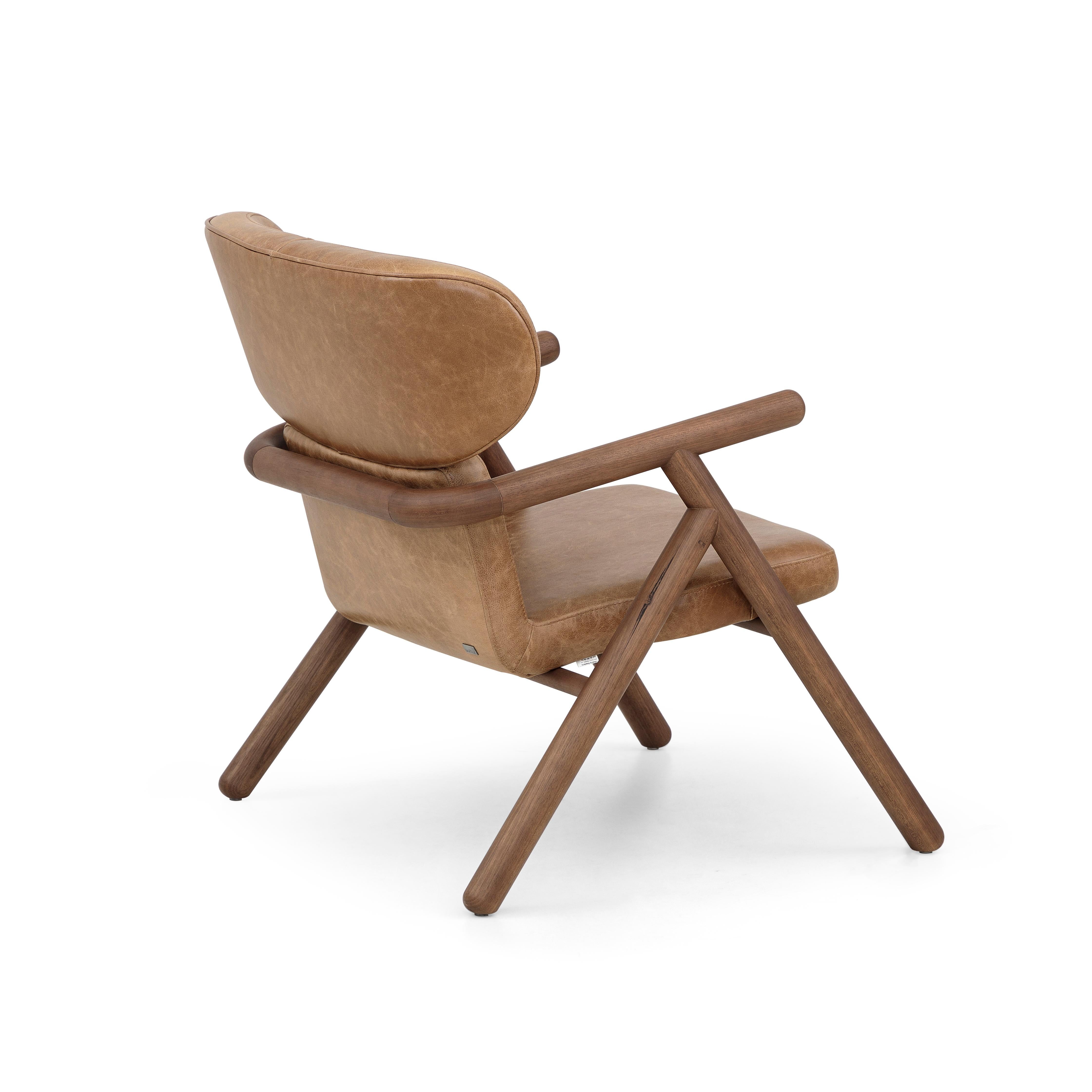 Sole Scandinavian-Styled Armchair in Walnut Wood Finish and Brown Leather In New Condition For Sale In Miami, FL