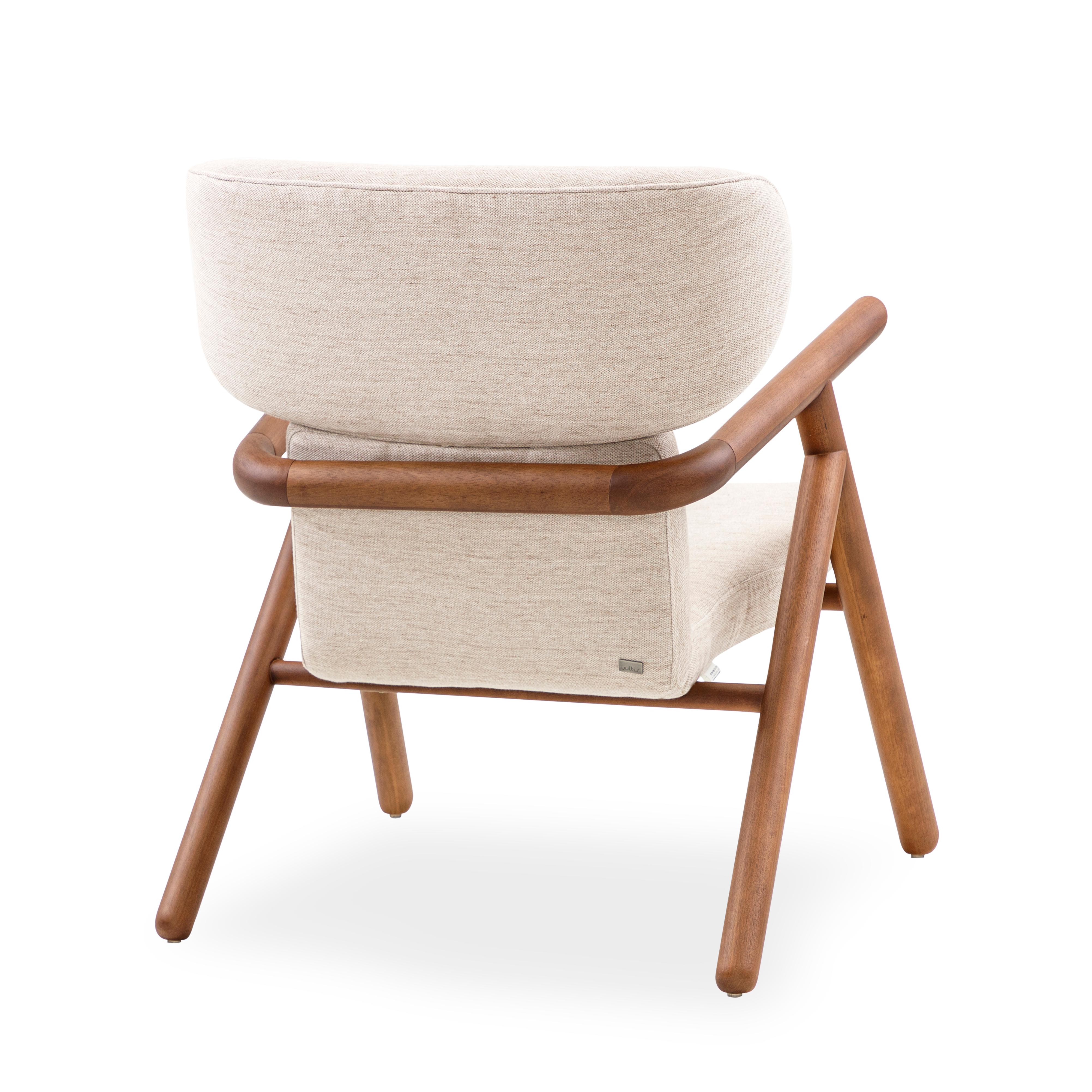 Brazilian Sole Scandinavian-Styled Armchair in Walnut Wood Finish and Off-White Fabric For Sale