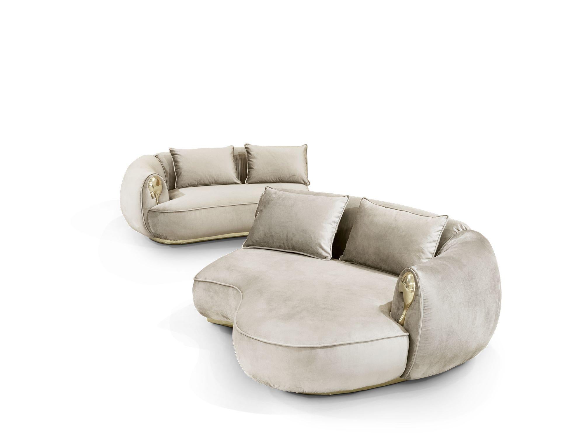 Soleil Gebogenes Sofa - Handpoliertes gegossenes Messing & Stoff - Boca do Lobo (21. Jahrhundert und zeitgenössisch) im Angebot