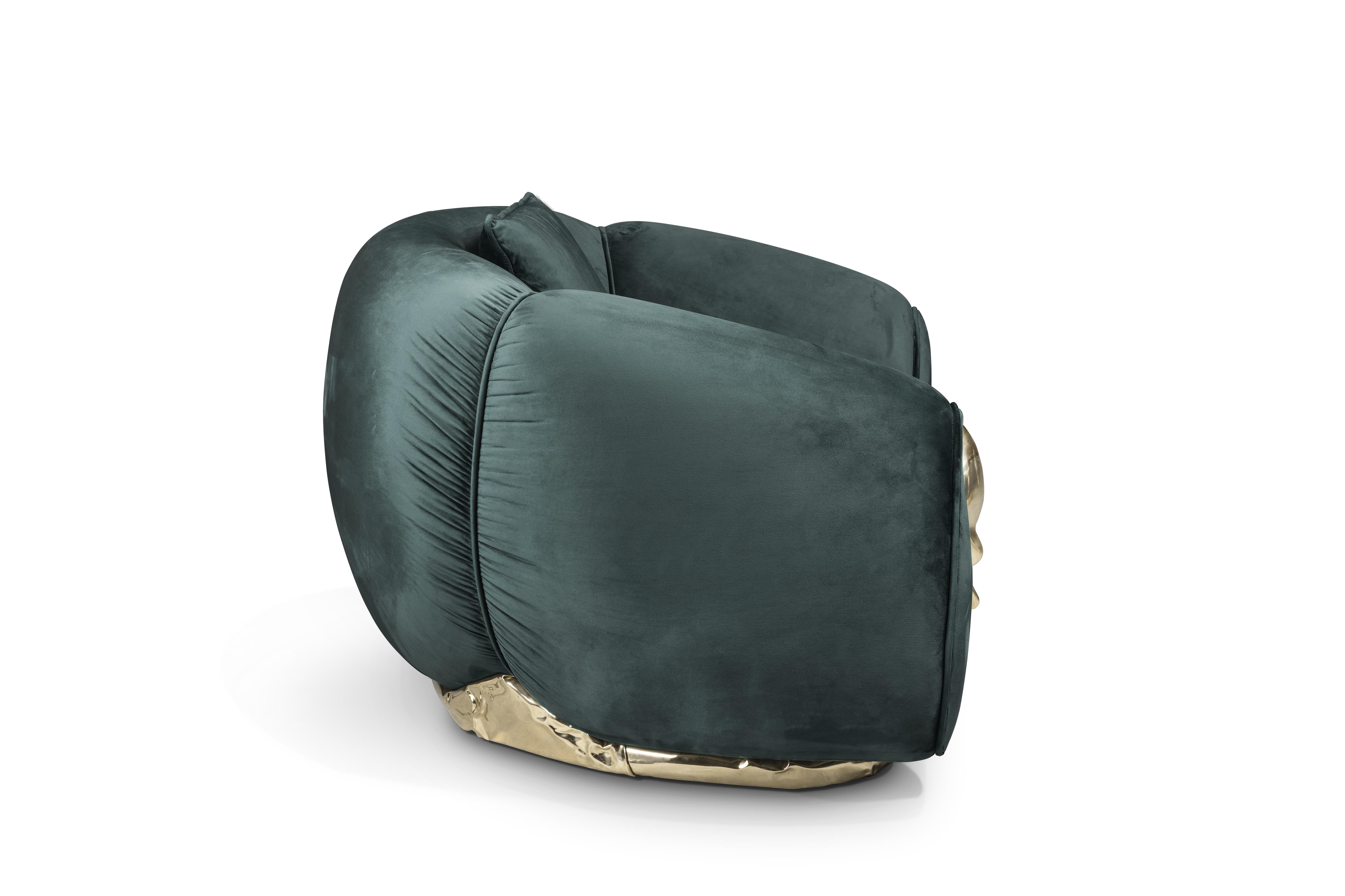 Fauteuil vert Soleil, laiton et tissu coulés à la main - Boca do Lobo Neuf - En vente à Rio Tinto, PT