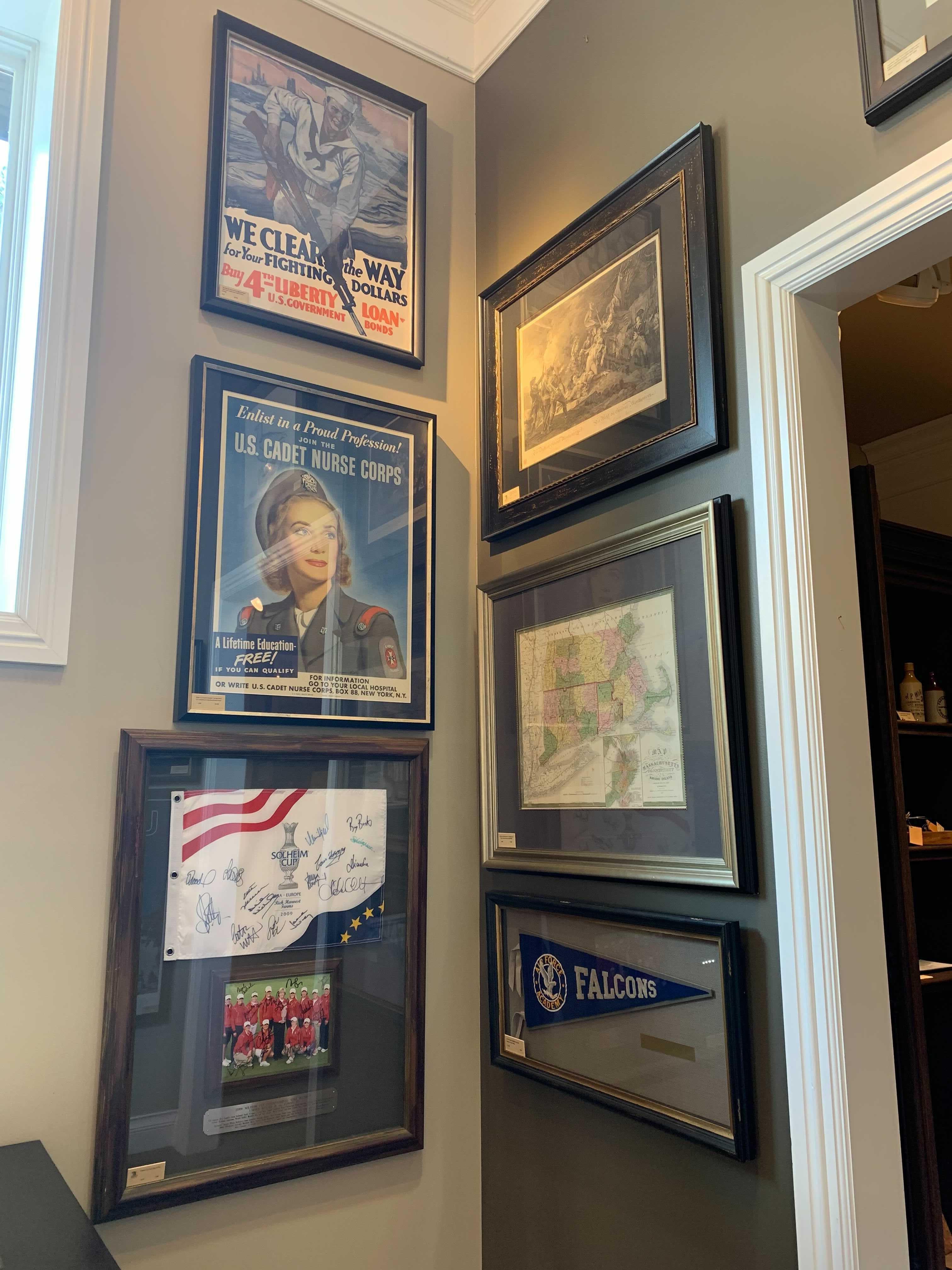 Solheim Cup Matches U.S. & European Team Signed Photo & Flag, Circa 2009 In Good Condition For Sale In Colorado Springs, CO