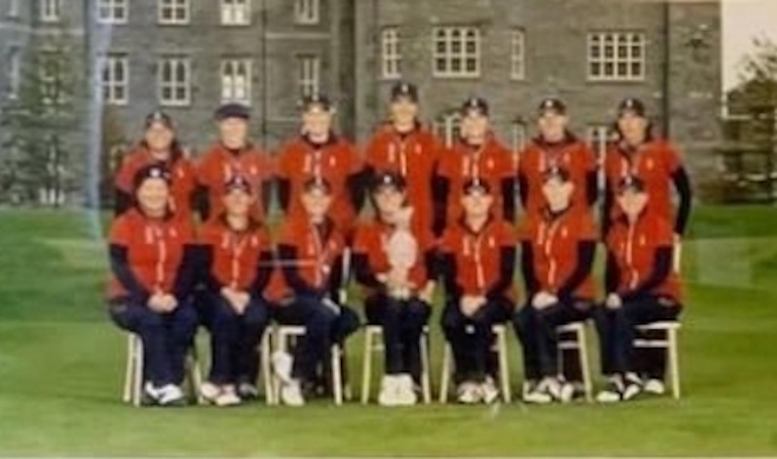 Partidos de la Copa Solheim Equipo de EE.UU. Firmado Pin Bandera, EE.UU. 13 contra. EUROPA 15, circa 2011 Siglo XXI y contemporáneo en venta