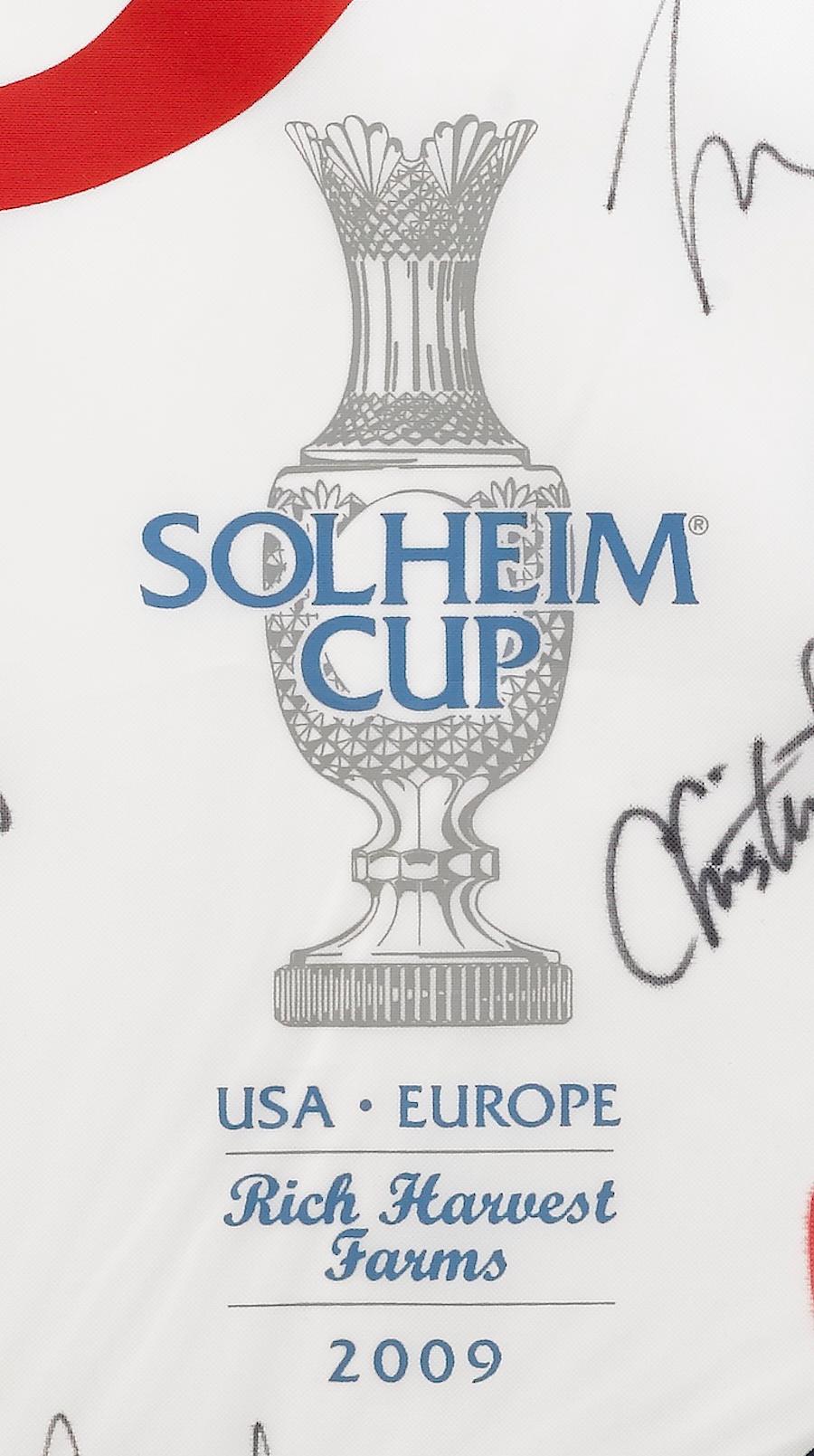Partidos de la Copa Solheim Equipo de EE.UU. Firmado Pin Bandera, EE.UU. 16 contra. EUROPA 12, circa 2009 en venta 1
