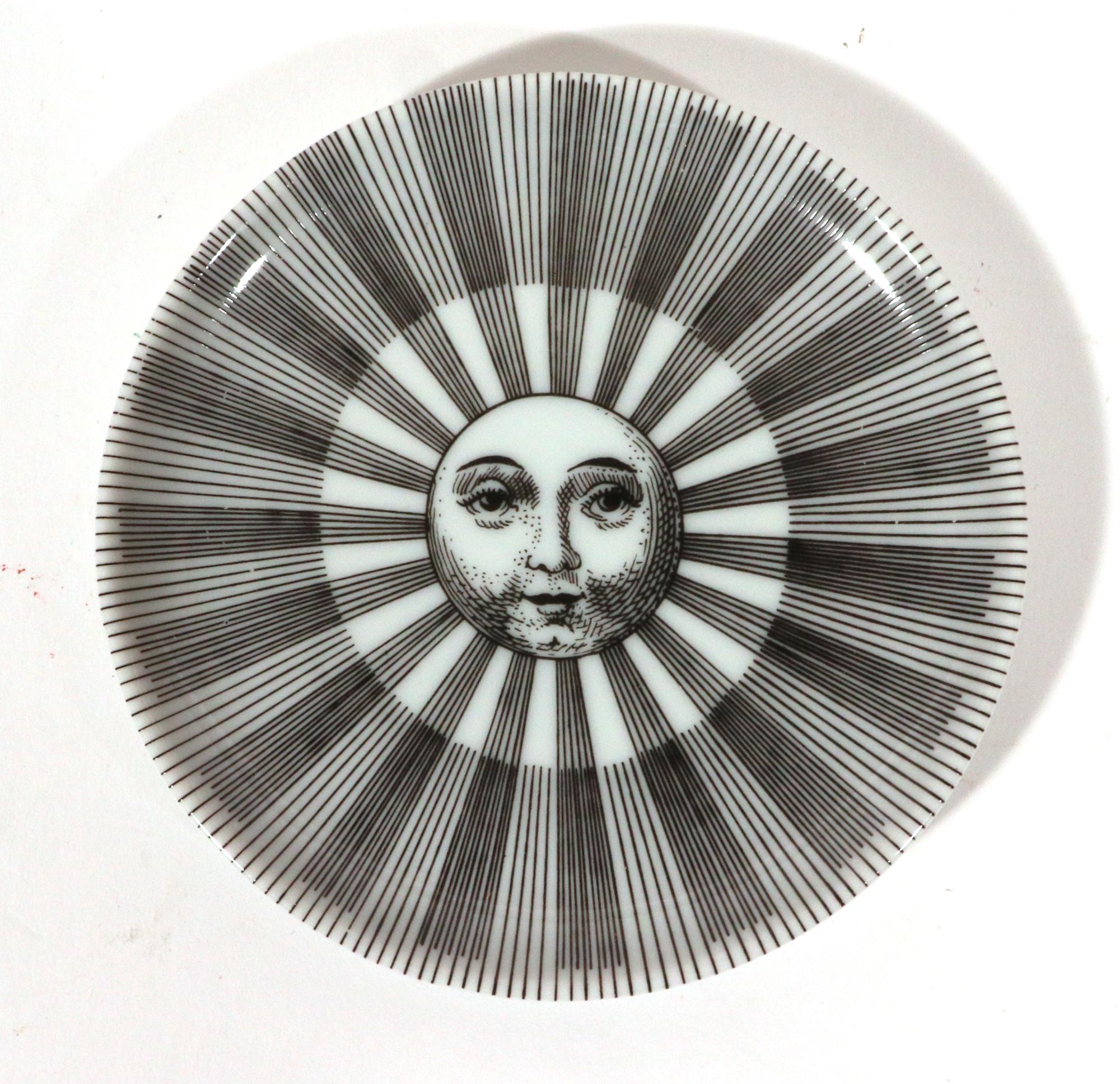 Soli E Lune Sonnen- und Mondmuster-Keramikuntersetzer von  Piero Fornasetti im Angebot 1