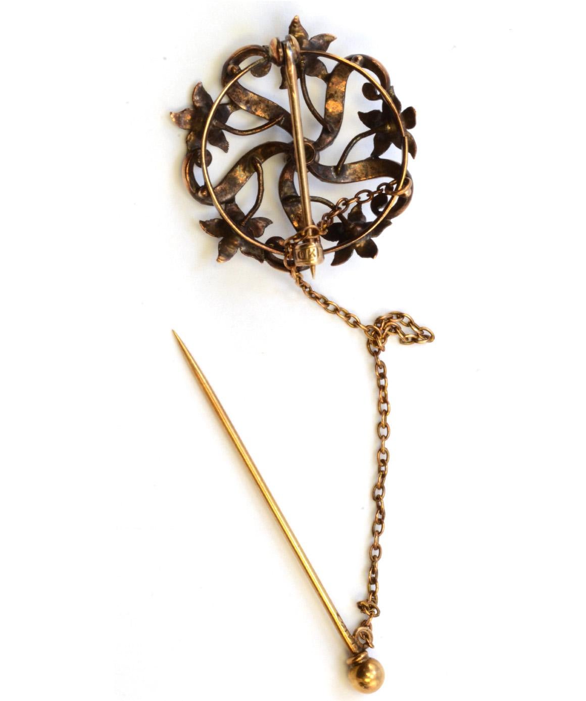 Solid 10 Karat Yellow Gold Antique Seed Pearl Pin with Stick Pin 3.6g In Excellent Condition In Manchester, NH