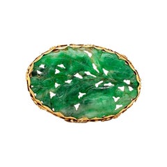 Solid 14 Karat Yellow Gold Antique Carved Detail Jade Brooch Pin 11.3g