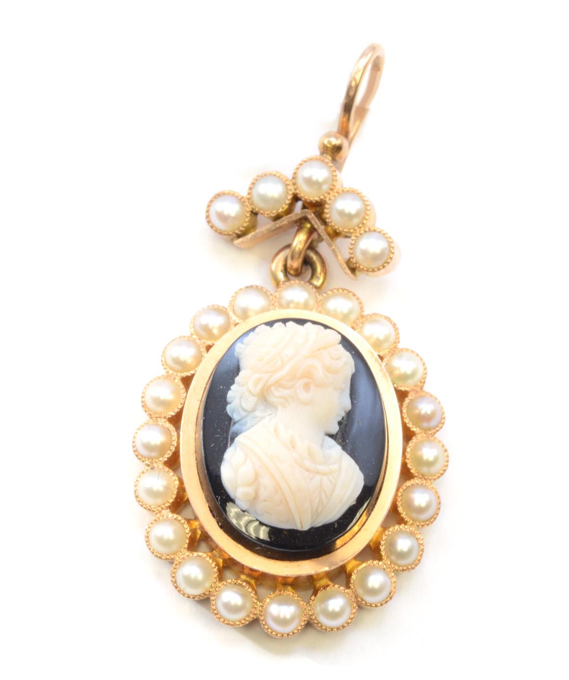 Solid 14 Karat Yellow Gold Antique Onyx and Pearl Cameo Pendant 5.8g 1