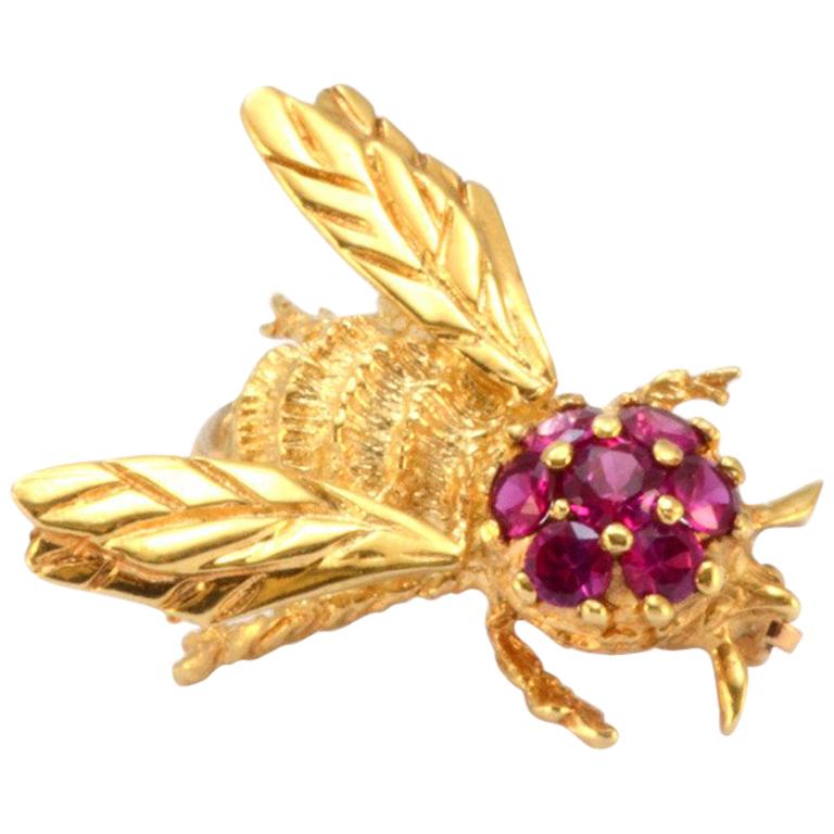 Solid 14 Karat Yellow Gold Bee Pin with Synthetic Rubies at 1stDibs