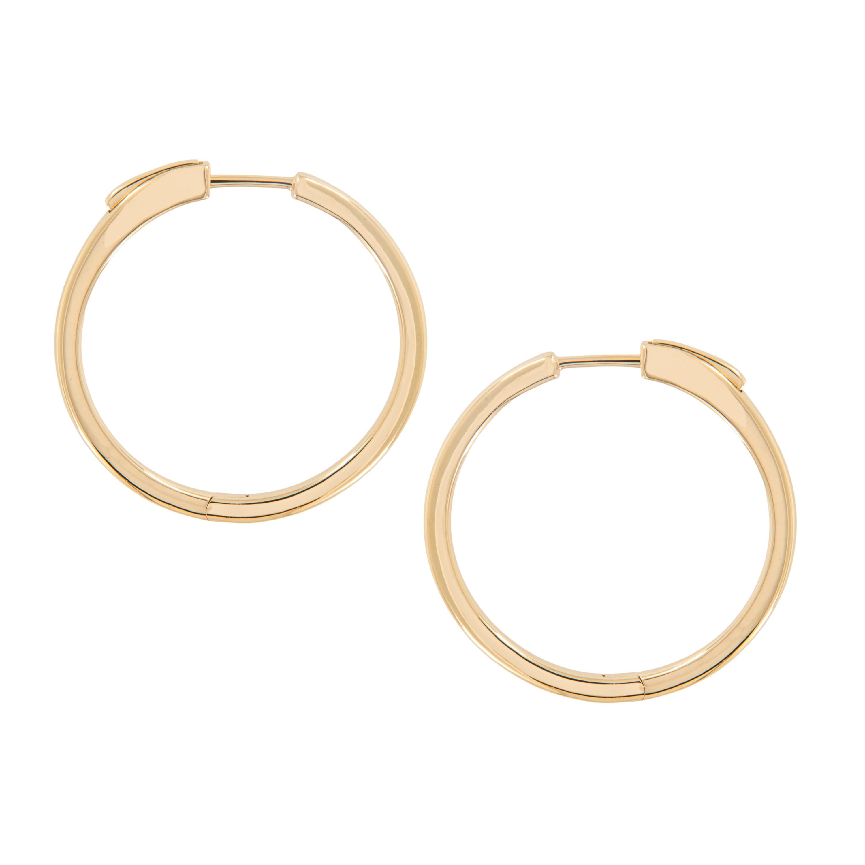 Massiv, 14 Karat Gelbgold Klassischer runder Ohrring (Zeitgenössisch) im Angebot