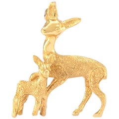 Solid 14 Karat Yellow Gold Doe and Fawn Pin 5.8g