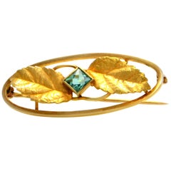Solid 14 Karat Yellow Gold Tourmaline Leaf Brooch, Excellent Condition 4.2g Solid 14 Karat Yellow Gold Tourmaline Leaf Brooch, Excellent Condition 4.2g
