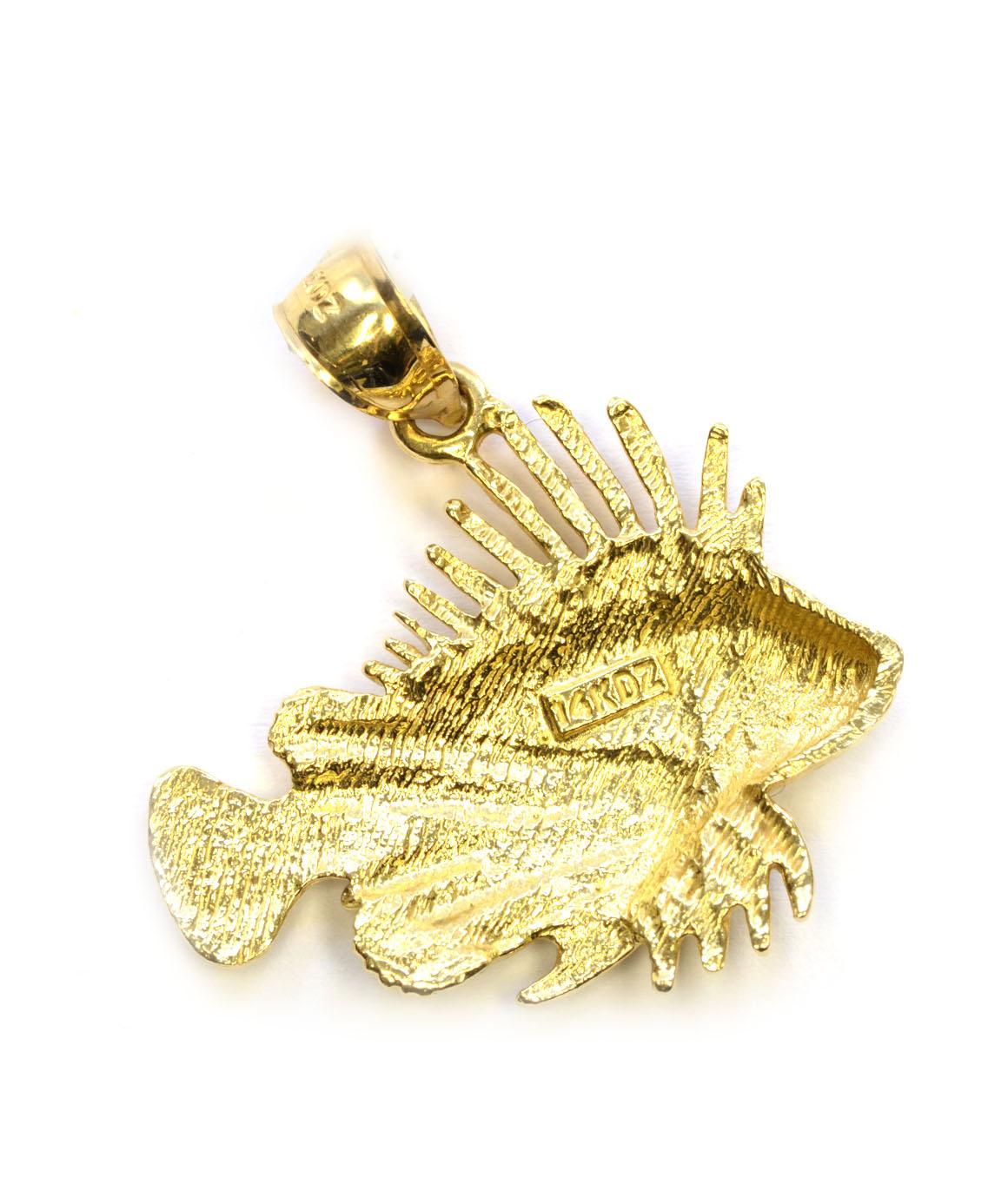 Solid 14K Yellow Gold Tropical Fish Pendant/ Charm 4.2 grams 

This pendant measures about 1.25 inches including bail, by 1.125 inches long. Please see photos for details! 