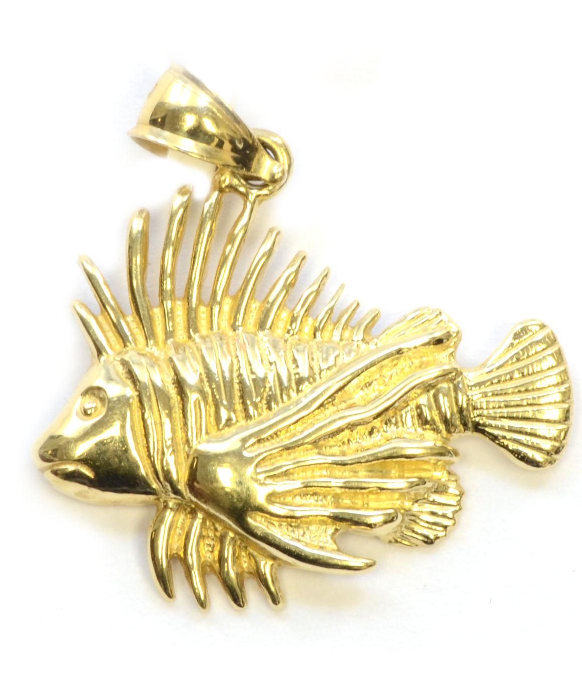 Solid 14 Karat Yellow Gold Tropical Fish Pendant/ Charm 4.2 Grams 1