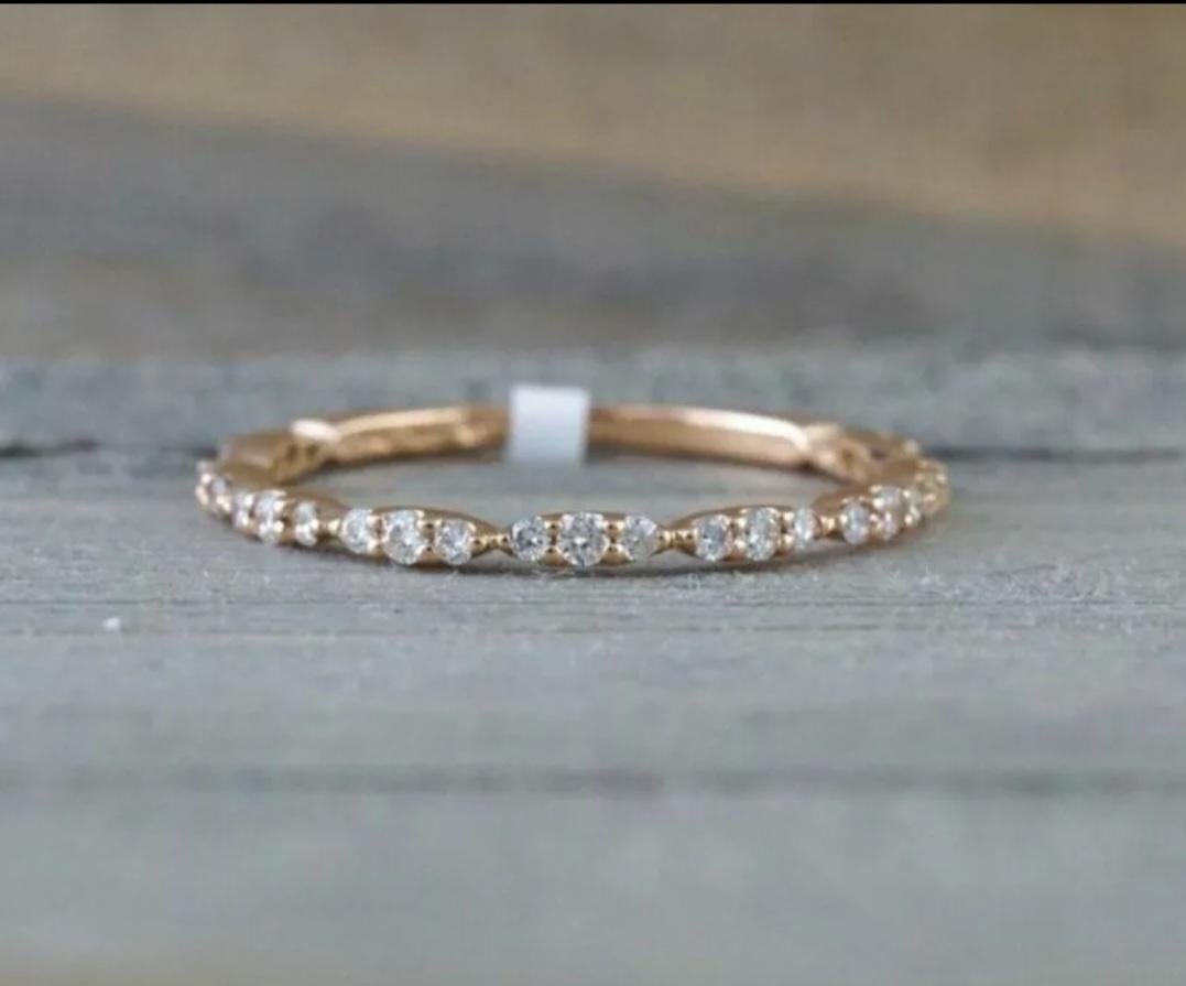 Anello nuziale in oro massiccio 14k con diamante per l'eternità Anello d'oro per l'anniversario Regalo di gioielli.

Peso totale dei carati
0,24 e meno
Metallo di base
Oro giallo, 14k
Tipo
Anello
Purezza del metallo
14k
Peso del diamante
0,25 carati