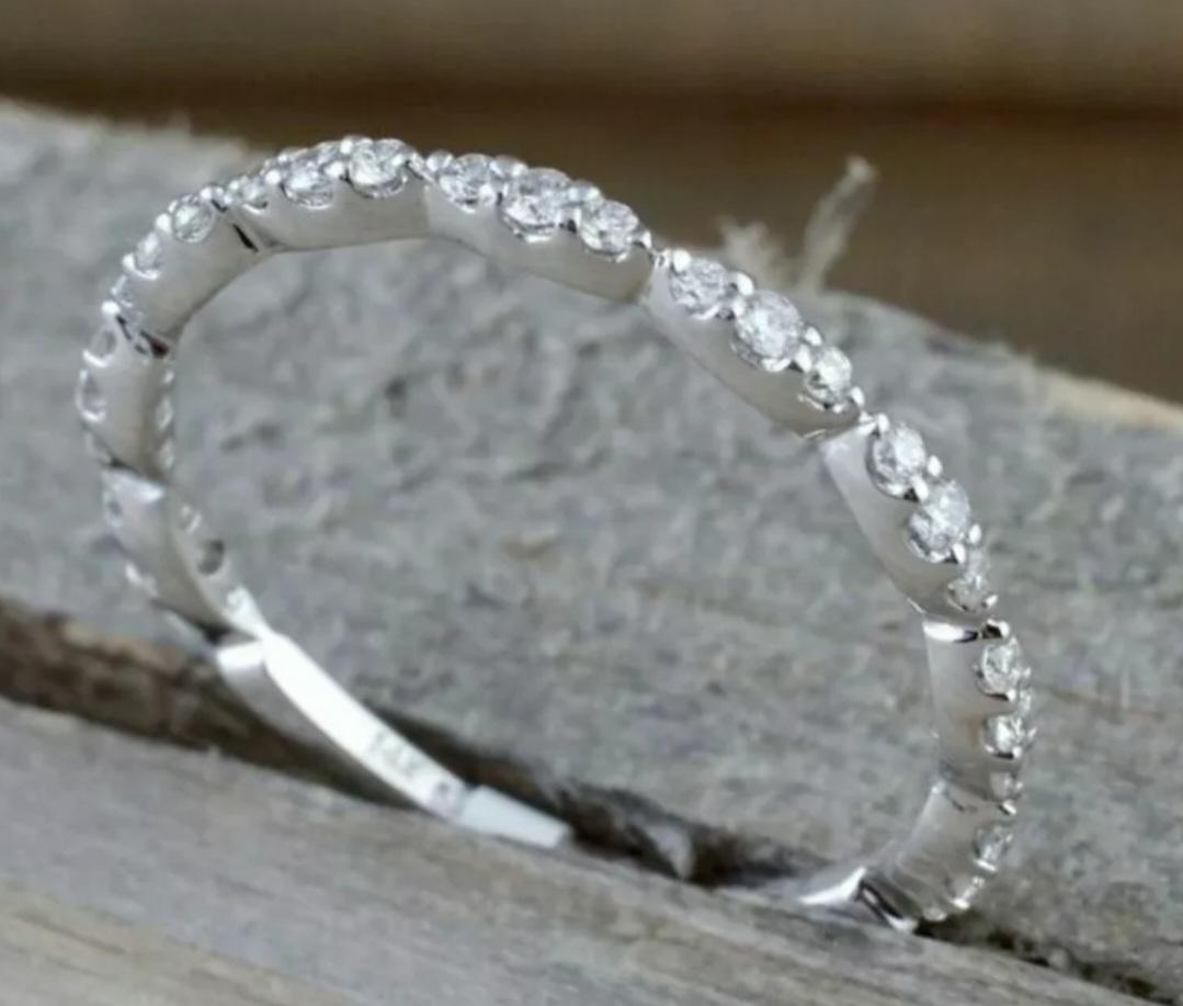 Art Déco Anello nuziale in oro massiccio 14k con diamante per l'eternità Anello d'oro per l'anniversario Regalo di gioielli. in vendita